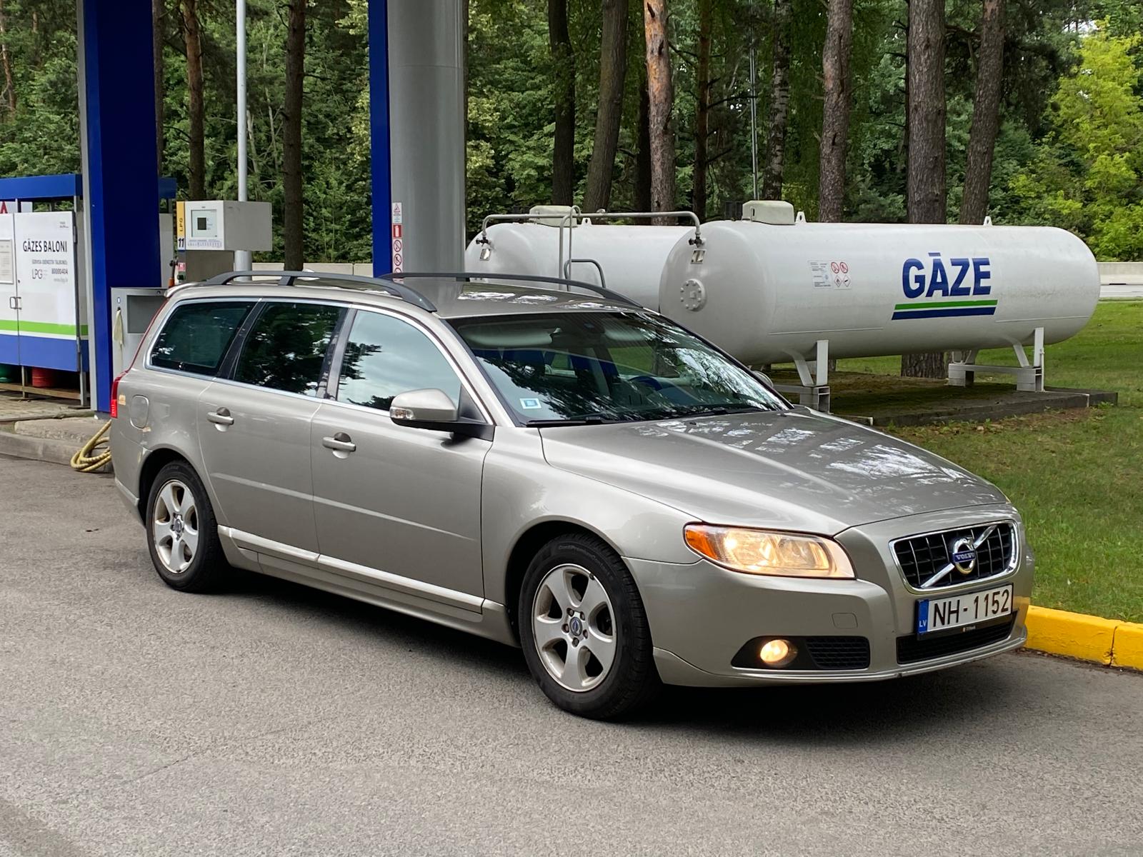 VOLVO V70 SUMMUM