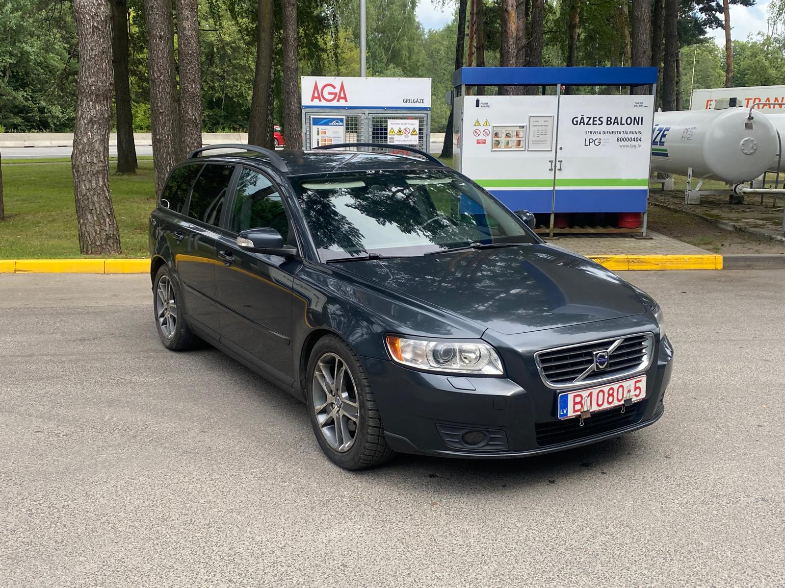 VOLVO V50