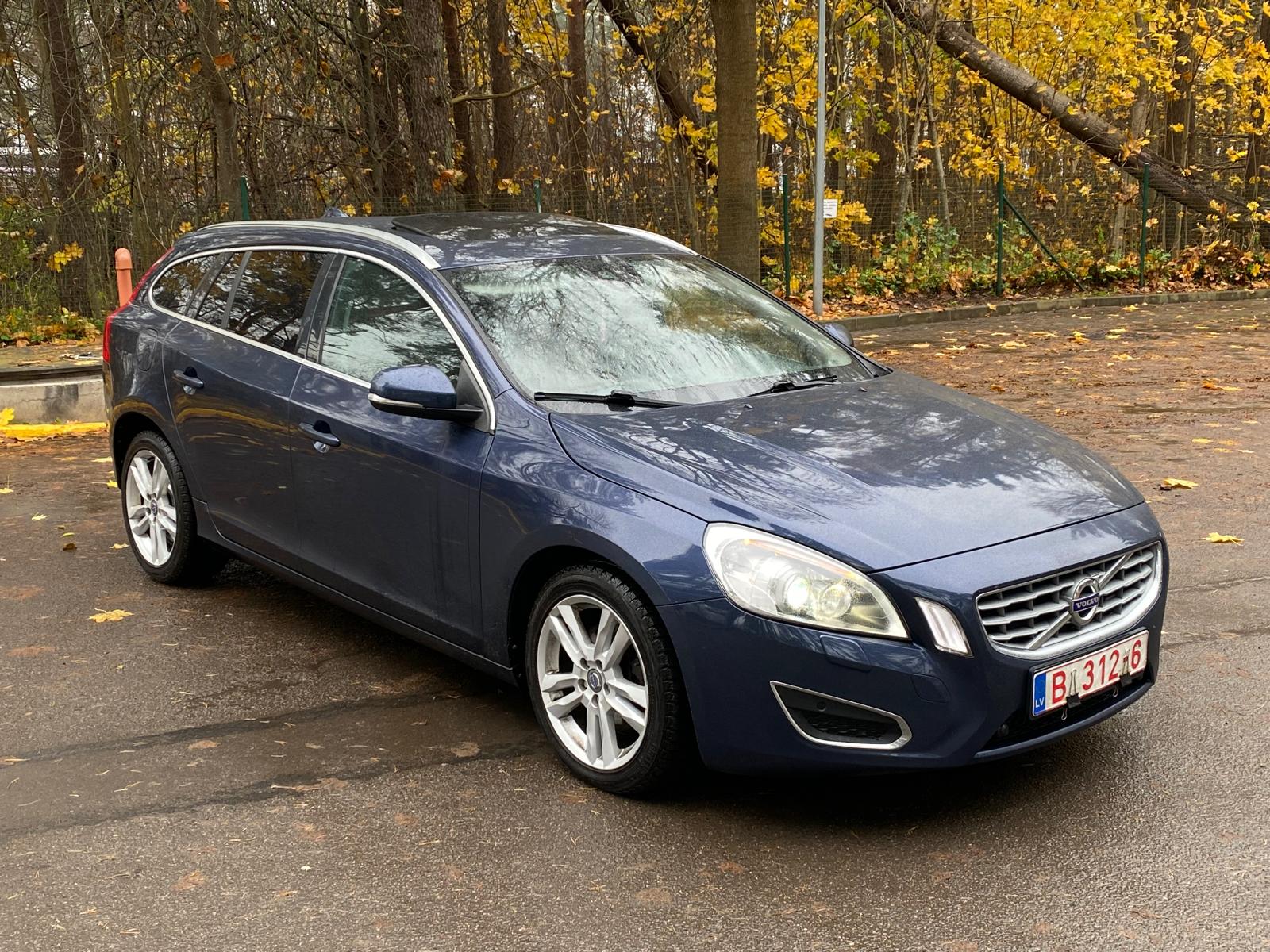 VOLVO V60 SUMMUM