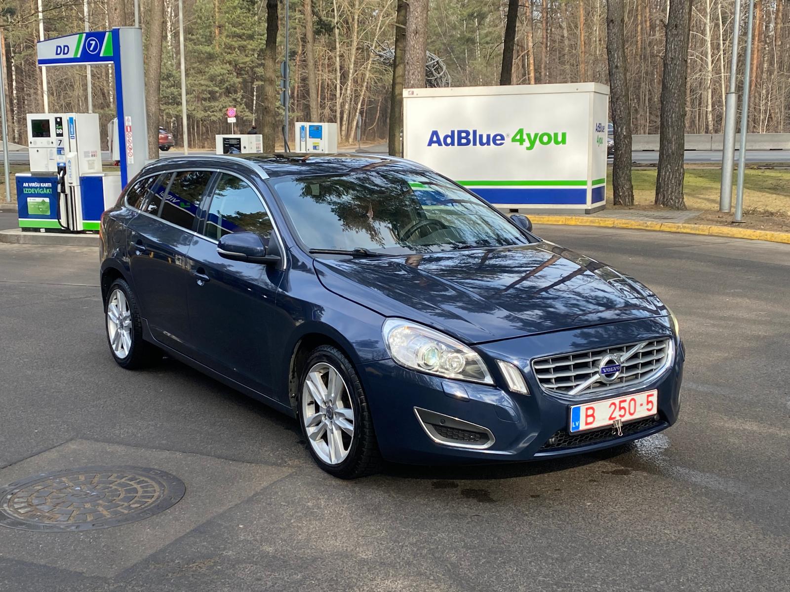 VOLVO V60 SUMMUM