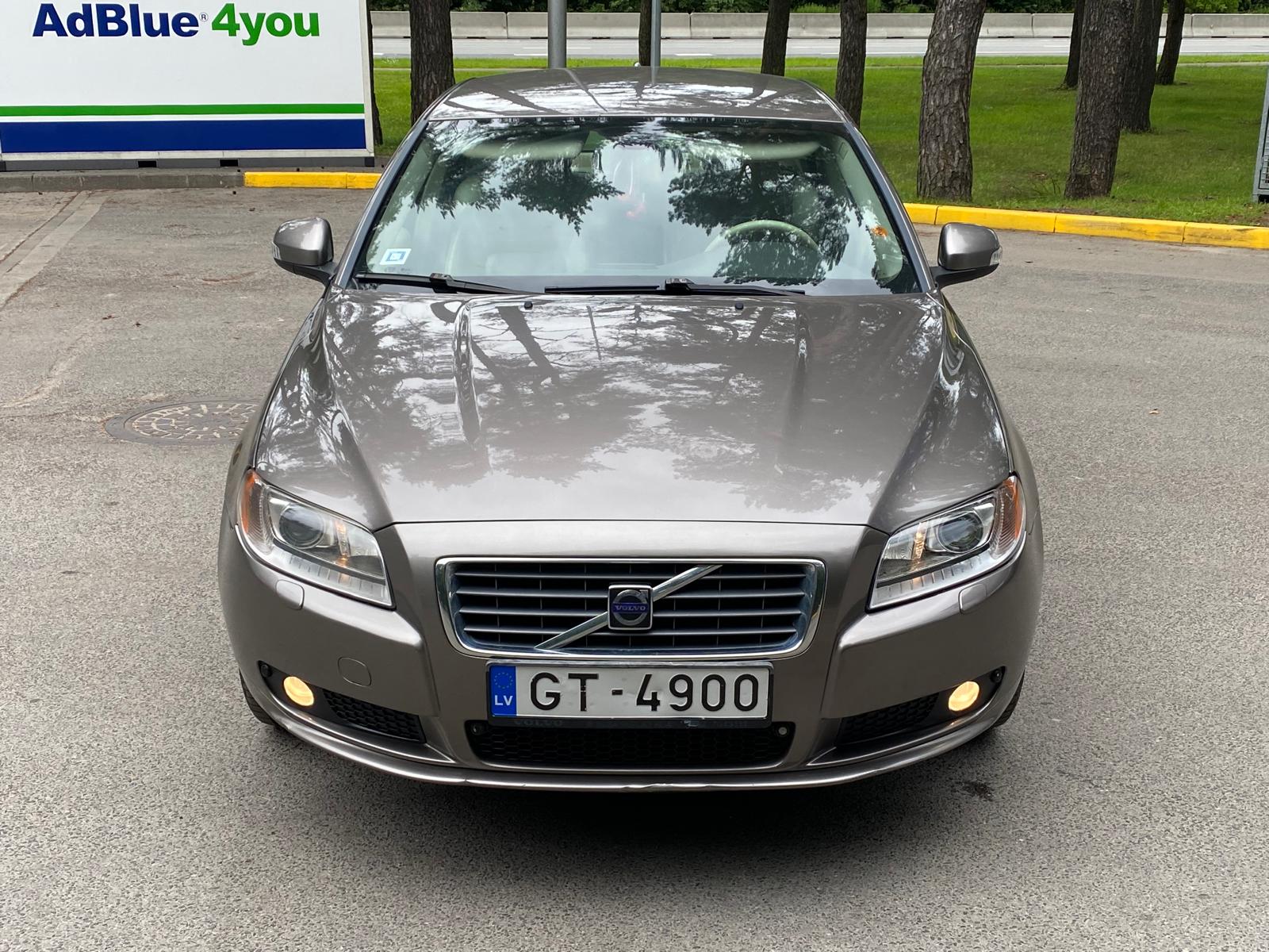 VOLVO S80