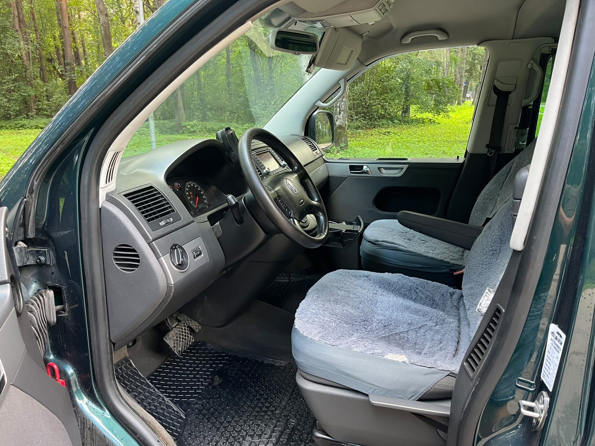 VW MULTIVAN 7-SEATER