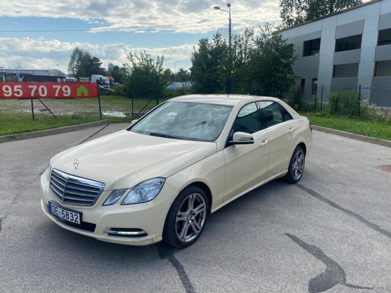 Mercedes Benz E200 blue efficiency