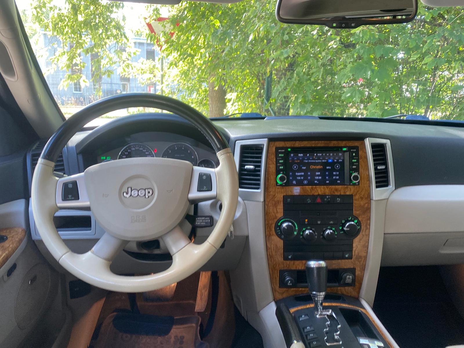 JEEP GRAND CHEROKEE LIMITED EDITION