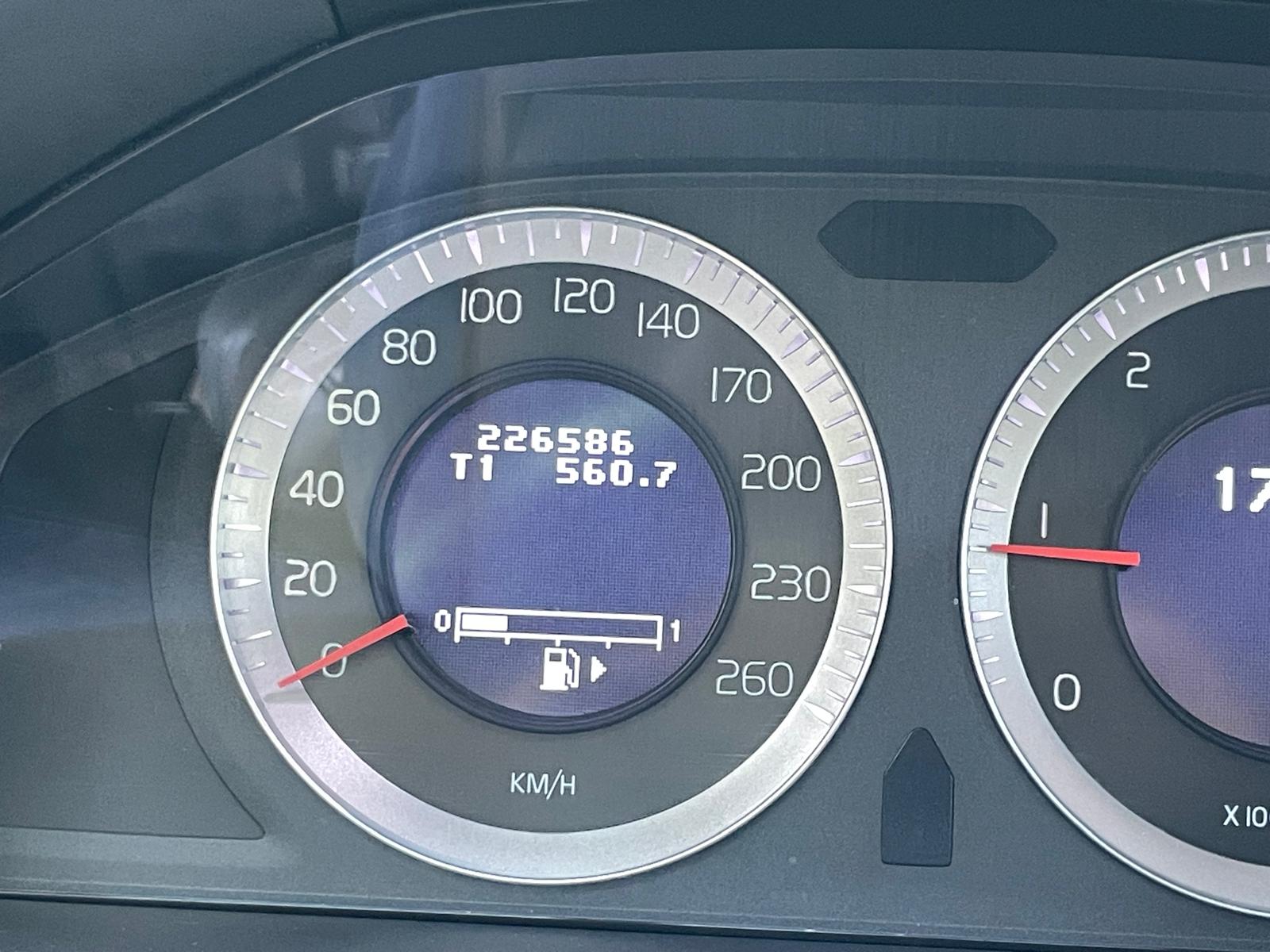 VOLVO V70 SUMMUM