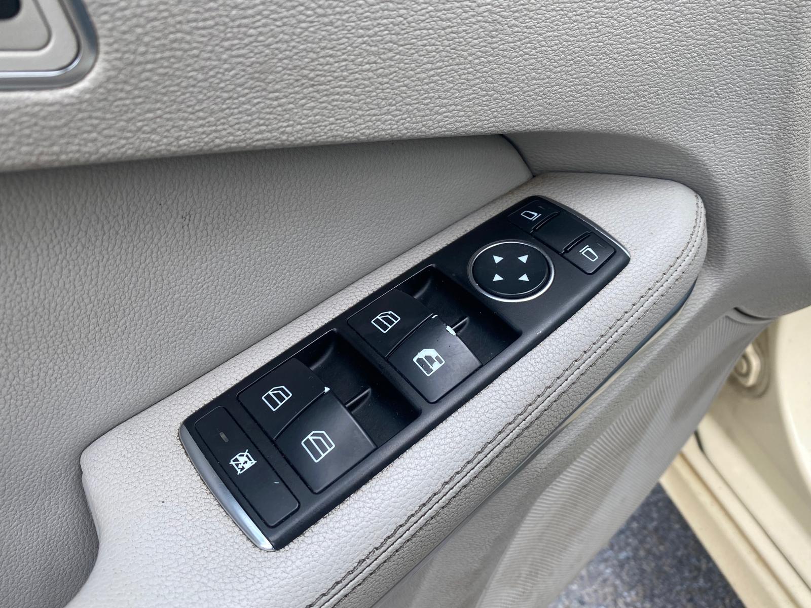 Mercedes Benz E200 blue efficiency