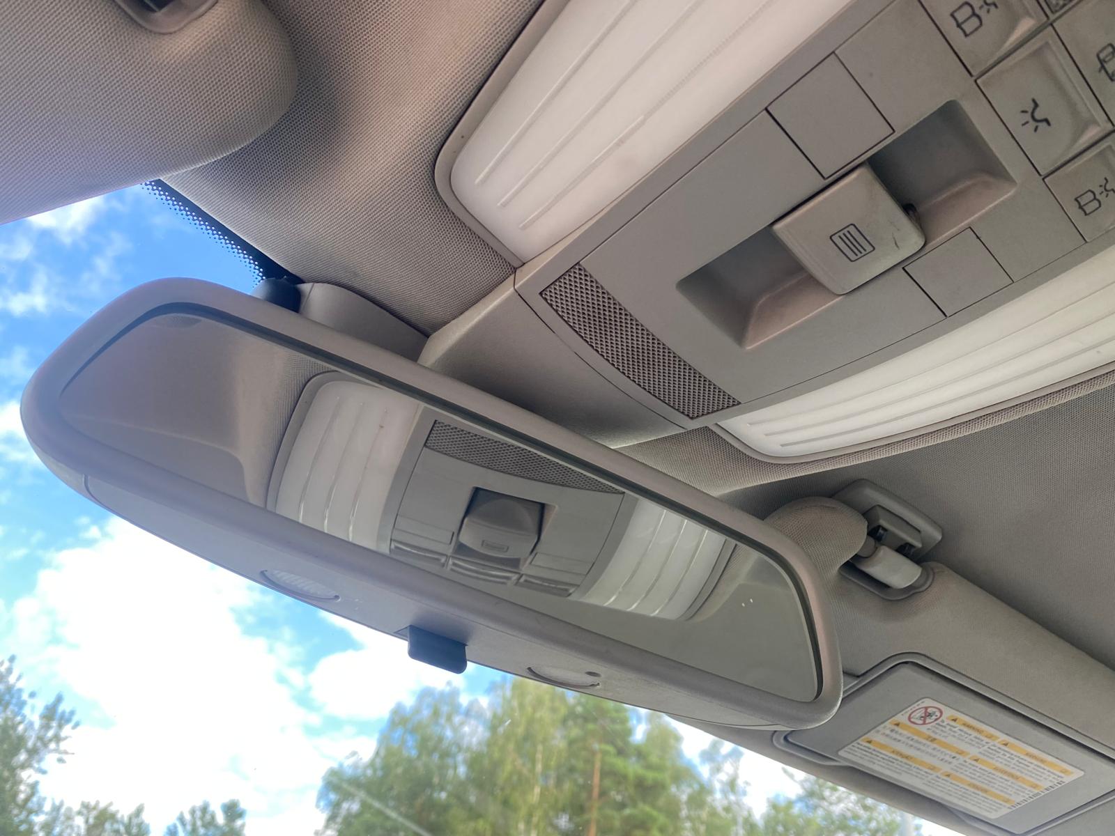 Mercedes Benz E200 blue efficiency