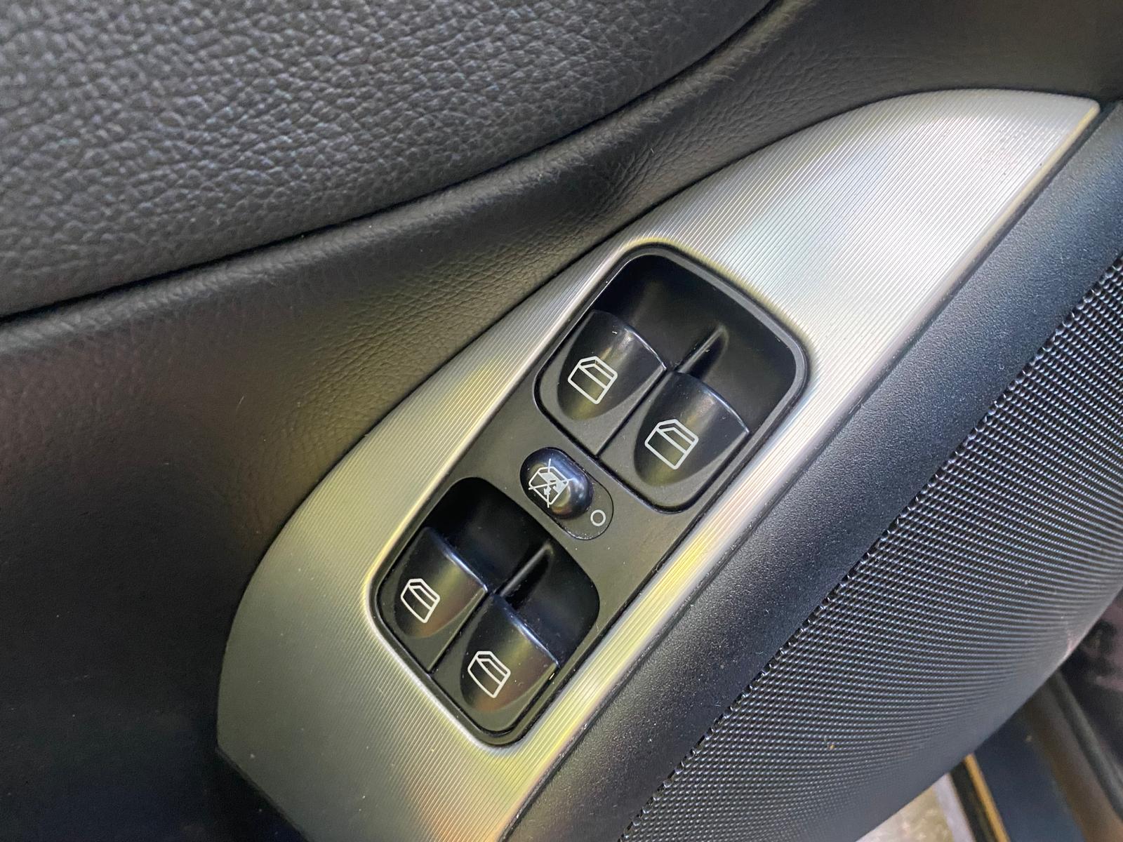 MERCEDES BENZ C220 AVANTGARDE