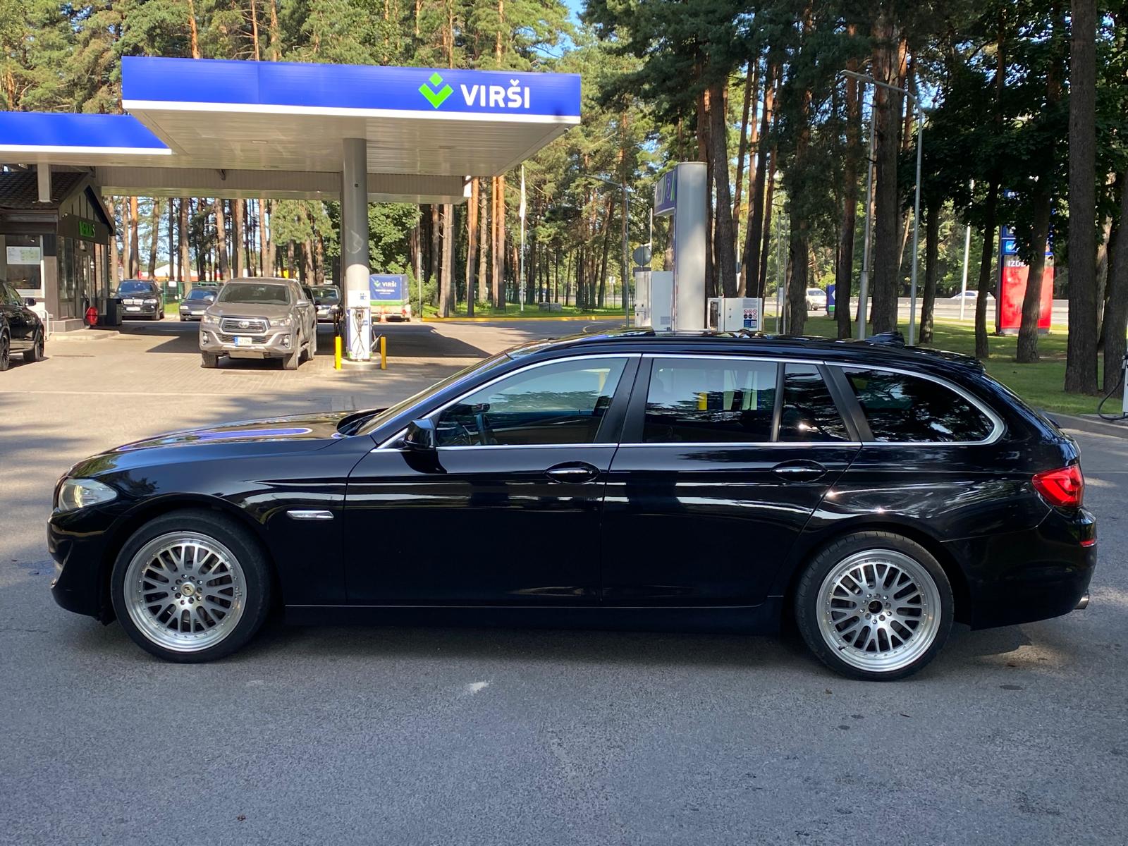 BMW 530 F11