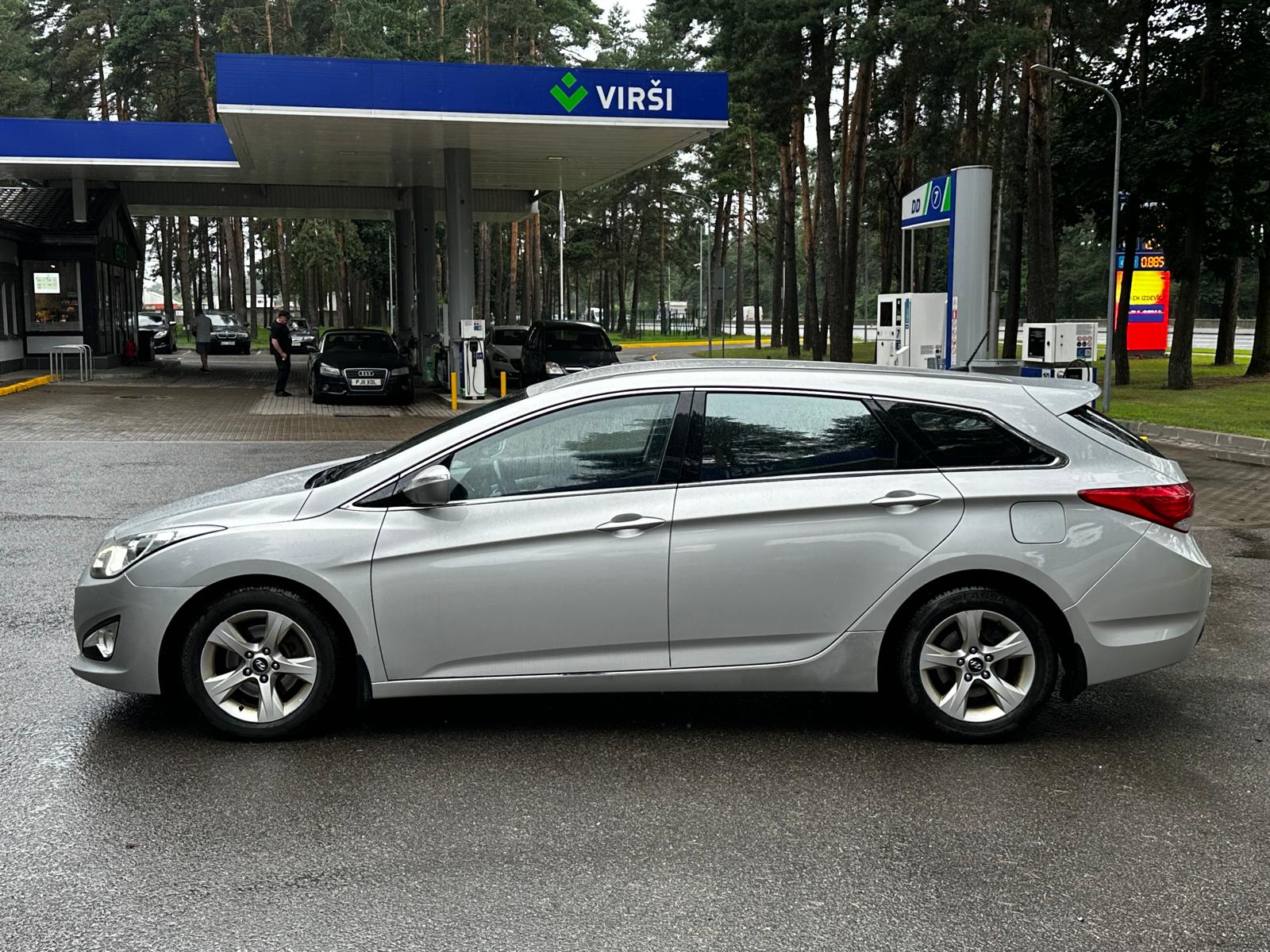 HYUNDAI i40