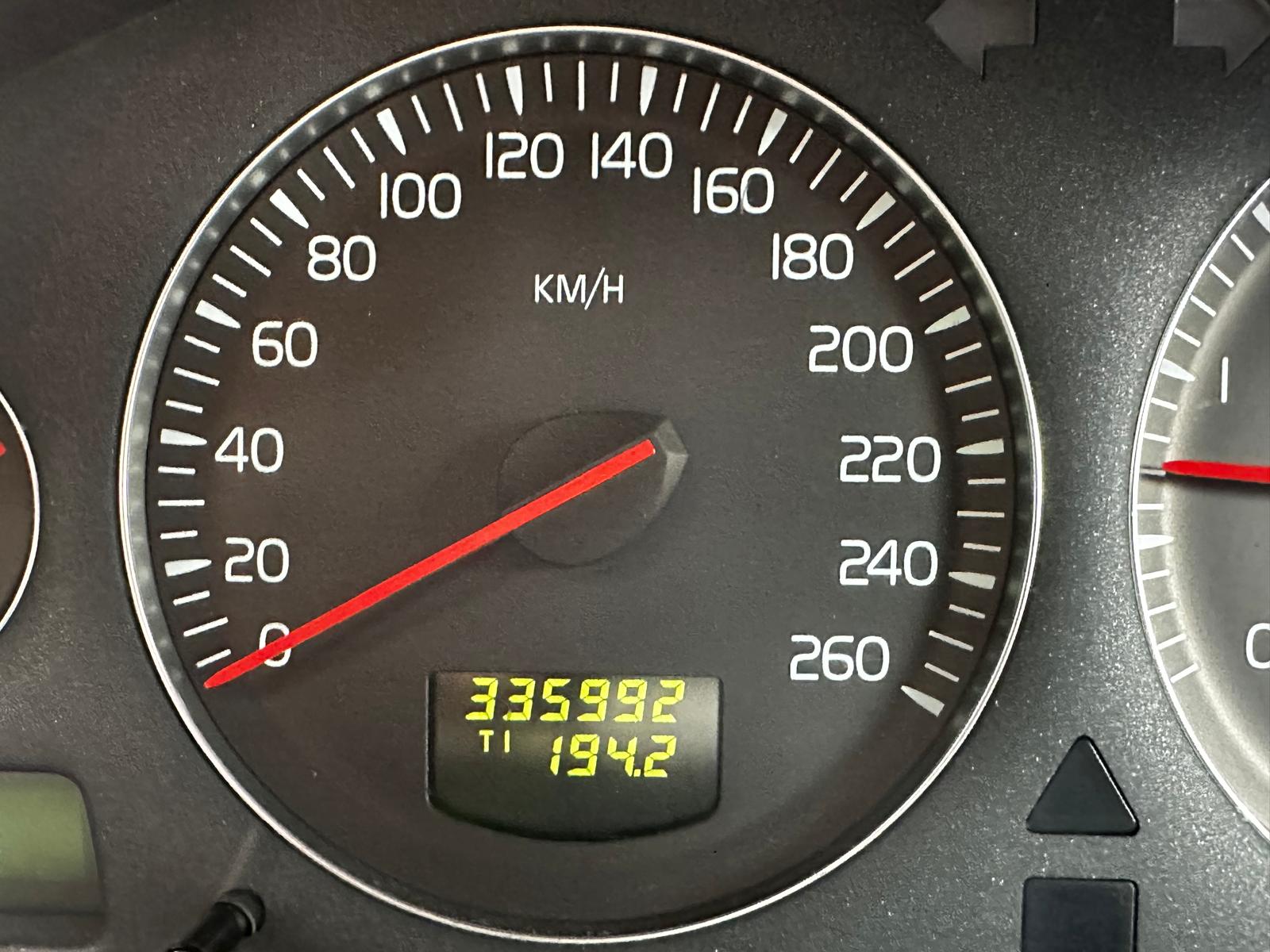 VOLVO XC90 7-VIETAS