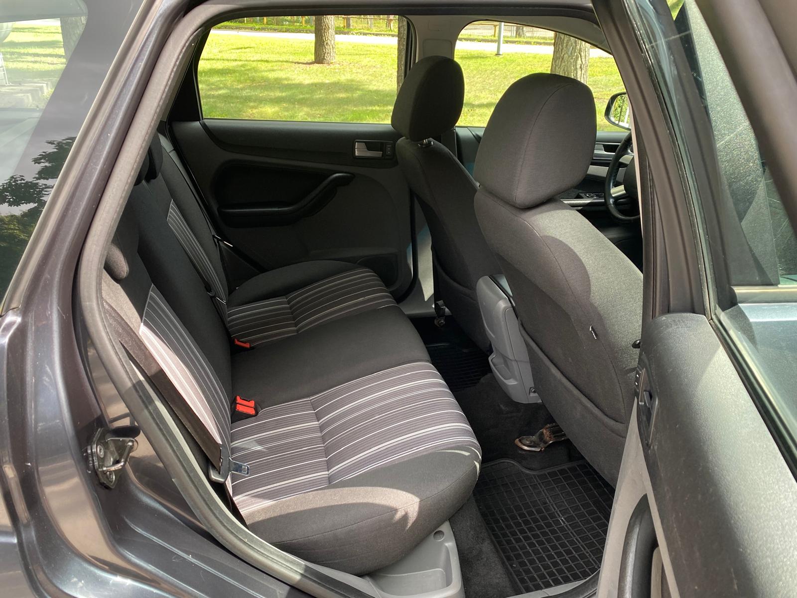 FORD FOCUS