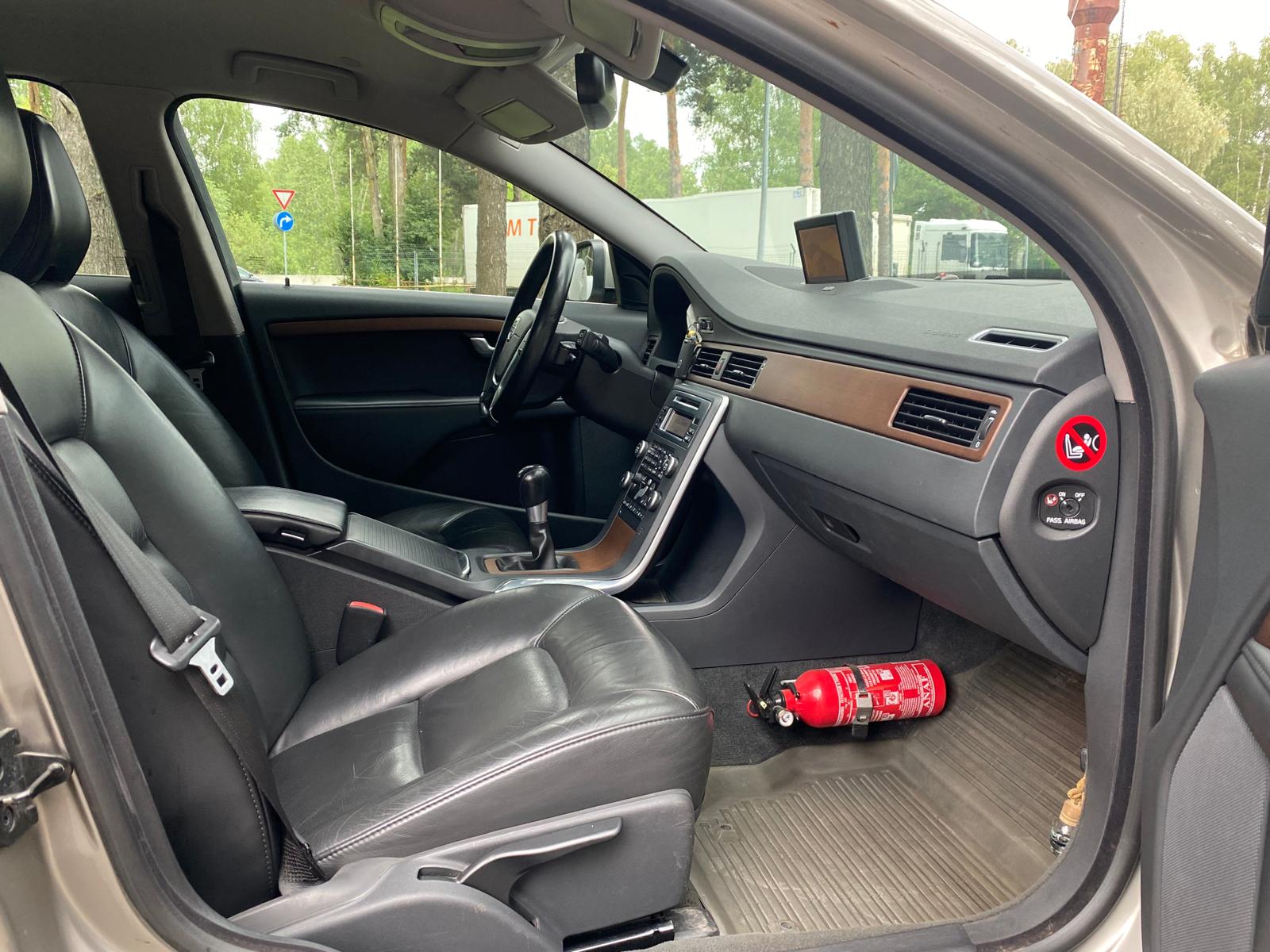 VOLVO V70 SUMMUM