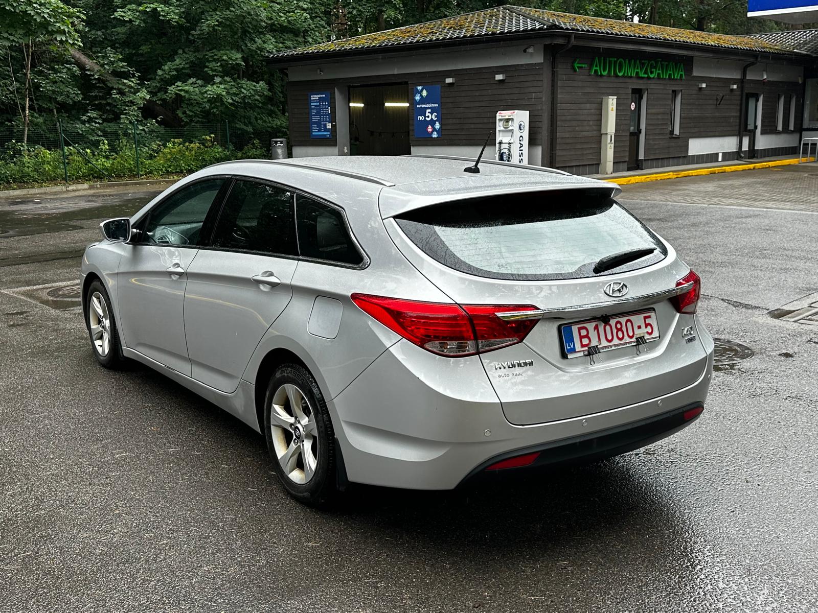 HYUNDAI i40