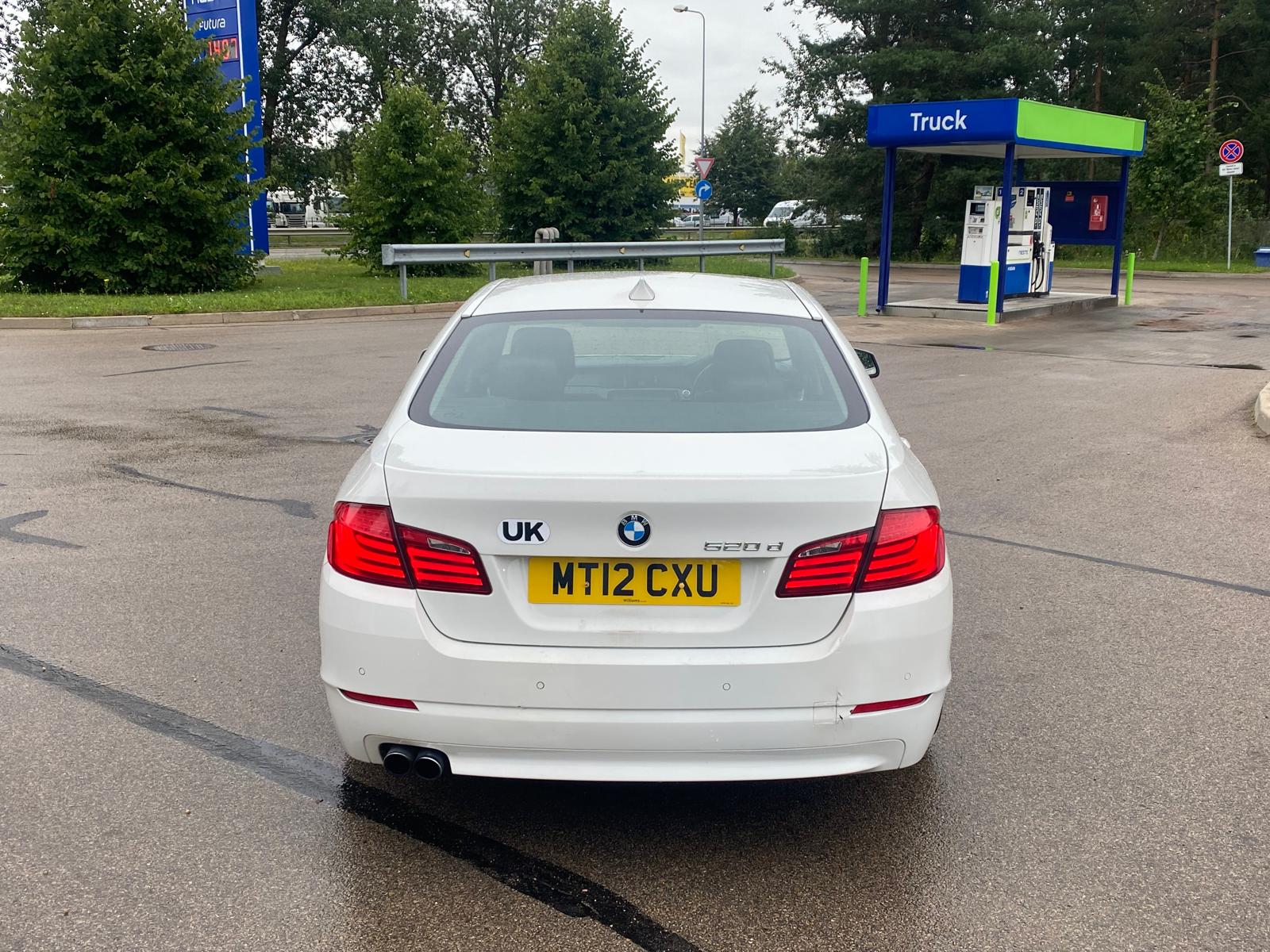 BMW 520(F12)