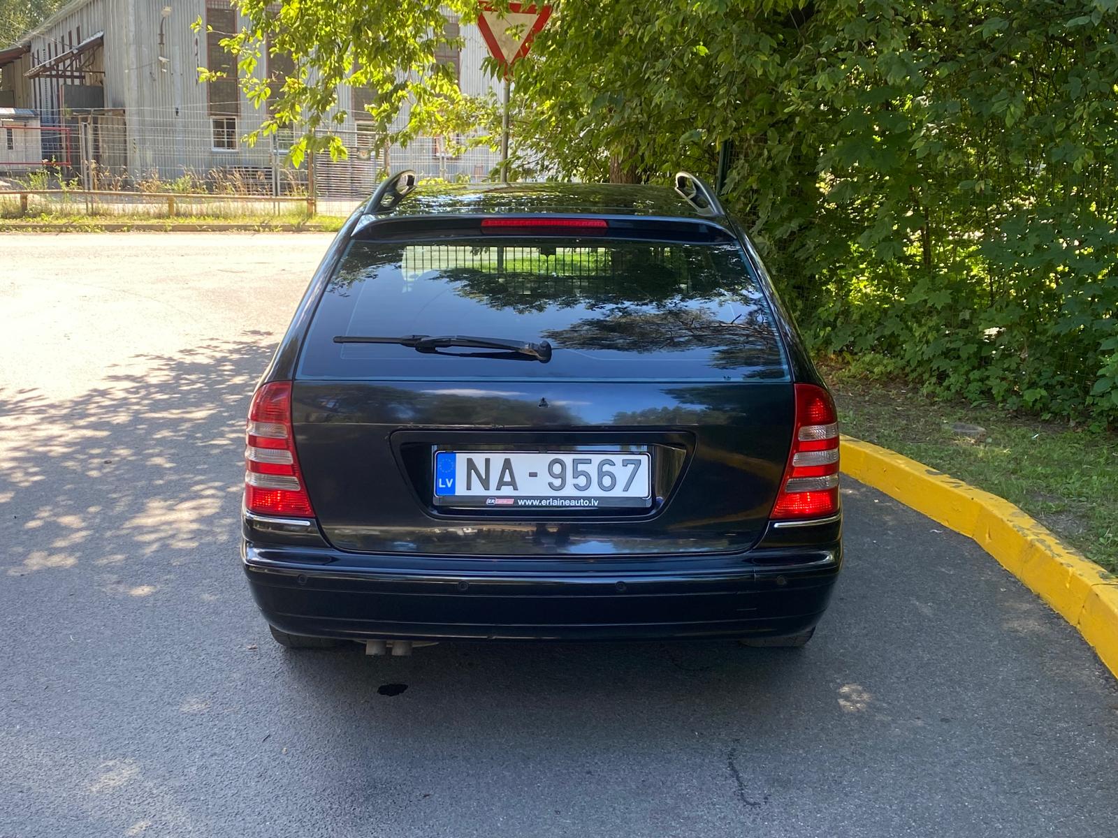 MERCEDES BENZ C220 AVANTGARDE
