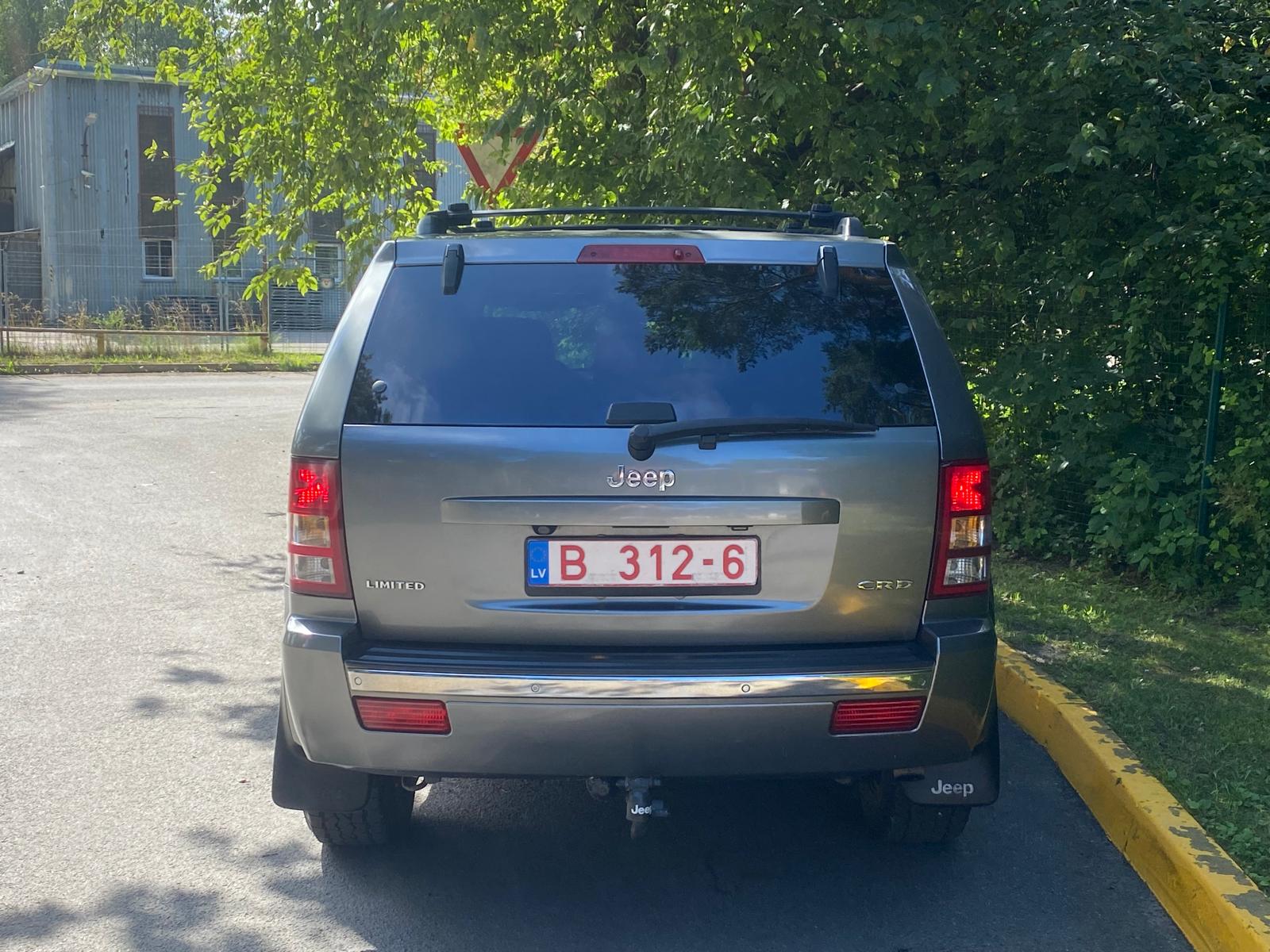 JEEP GRAND CHEROKEE LIMITED EDITION