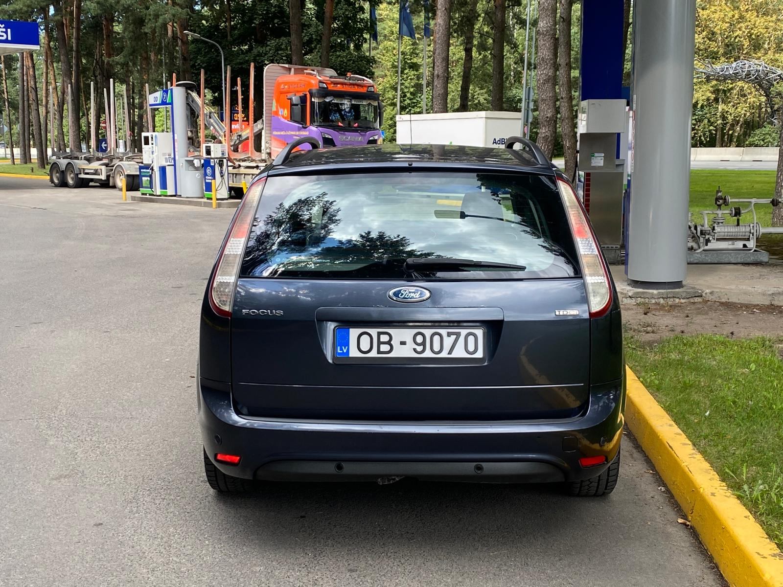 FORD FOCUS