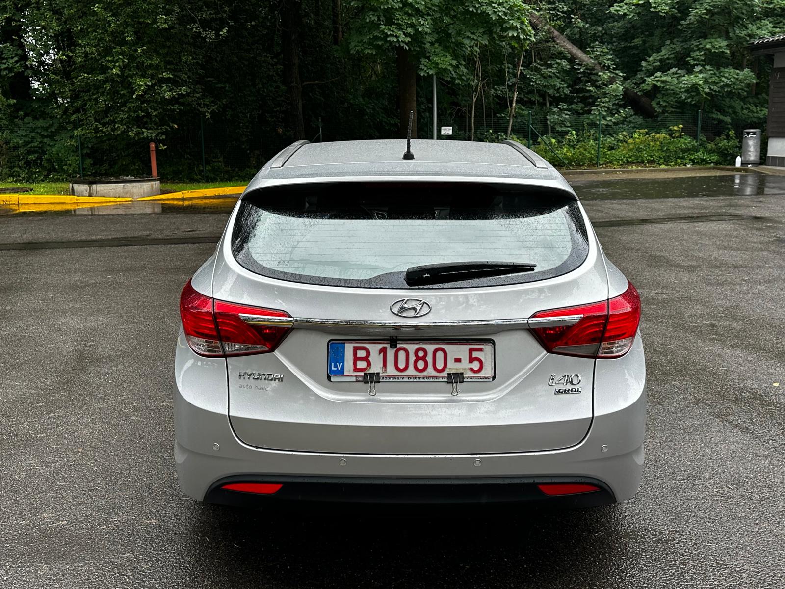 HYUNDAI i40