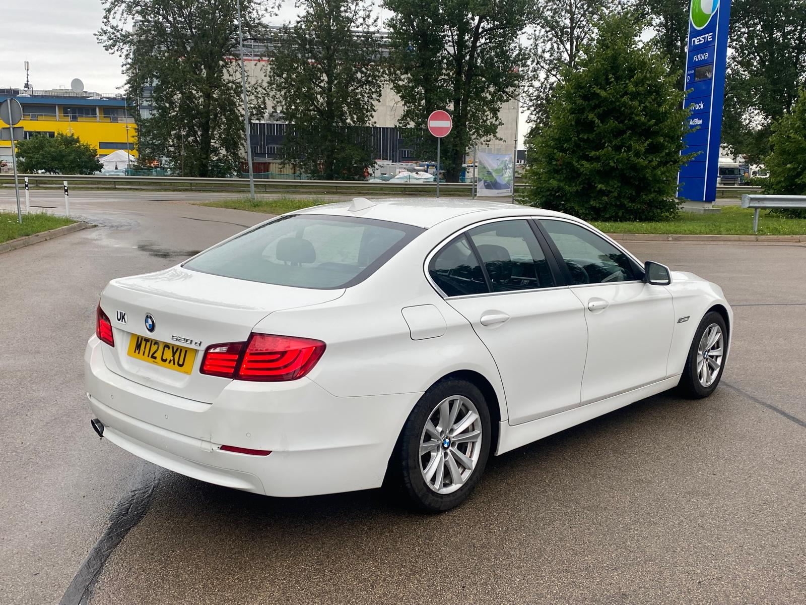 BMW 520(F12)