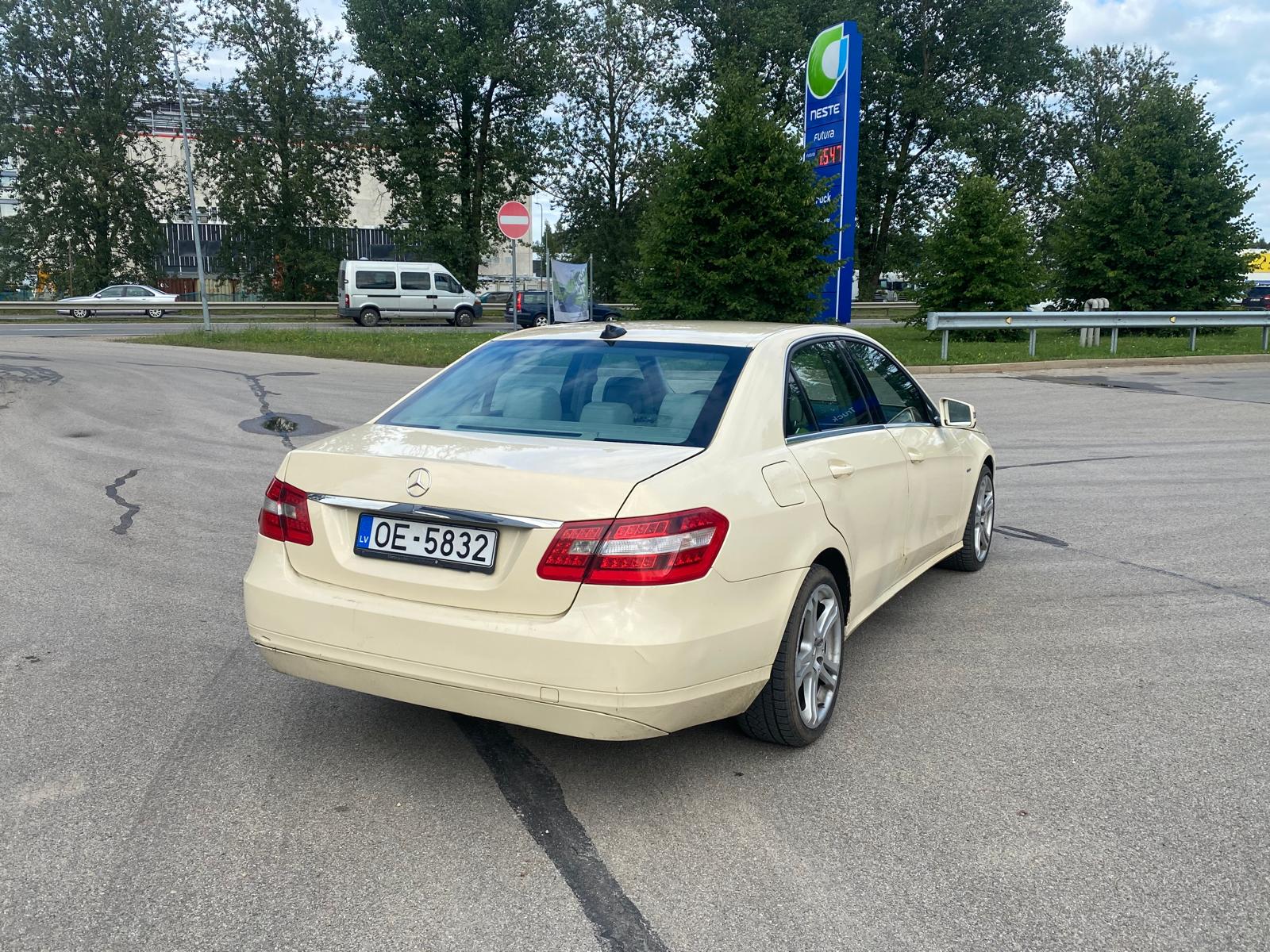 Mercedes Benz E200 blue efficiency