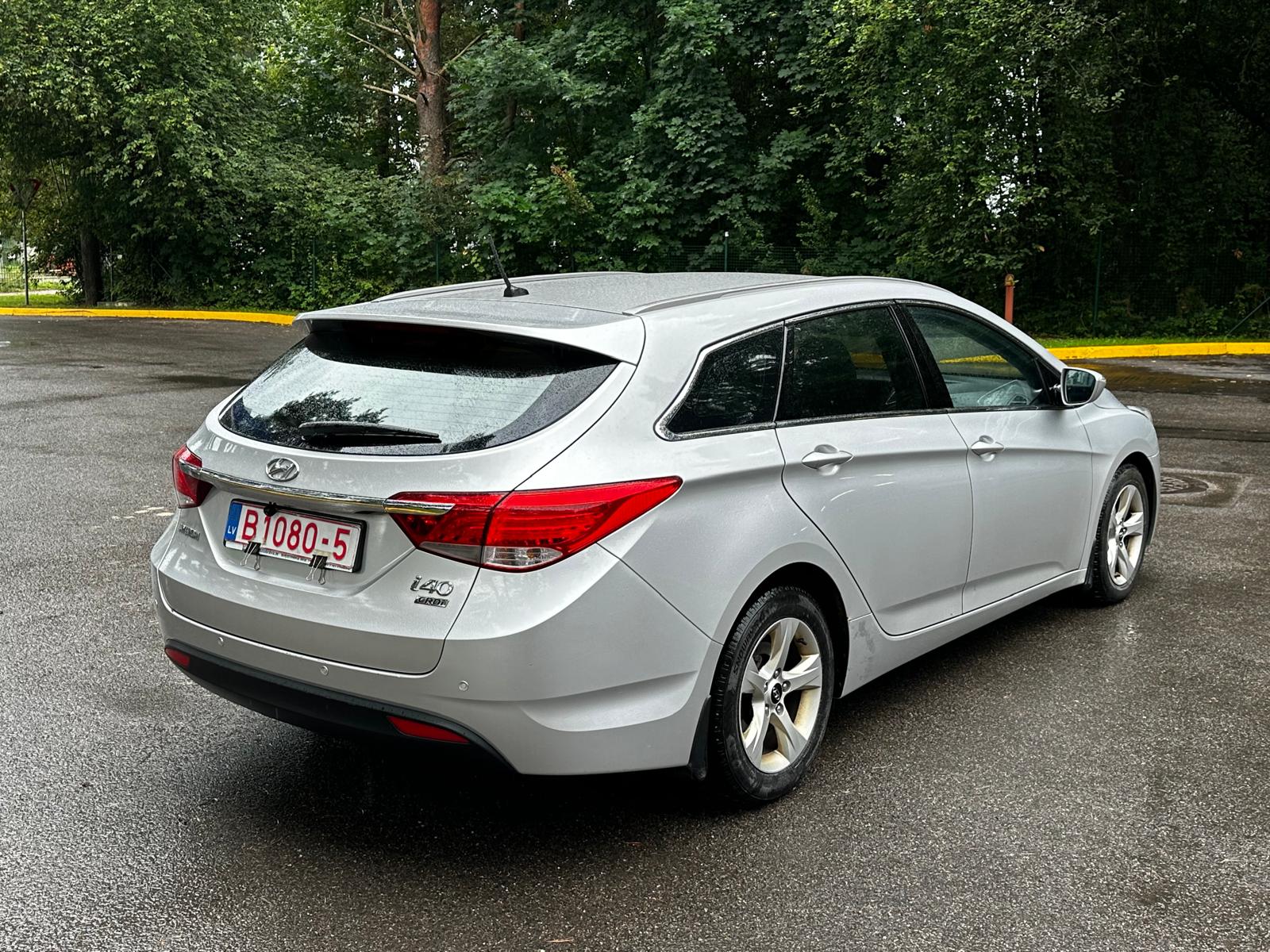 HYUNDAI i40