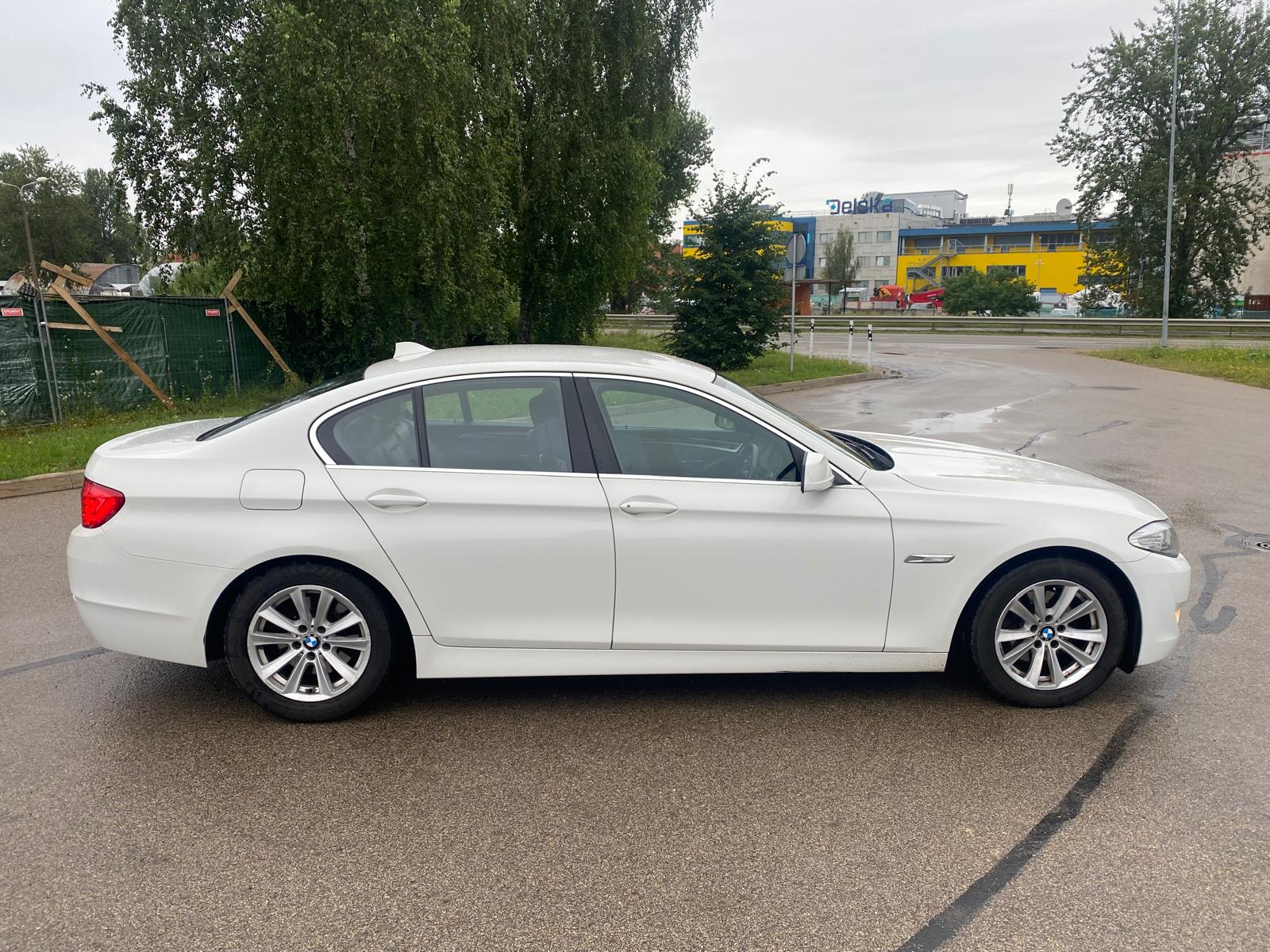BMW 520(F12)