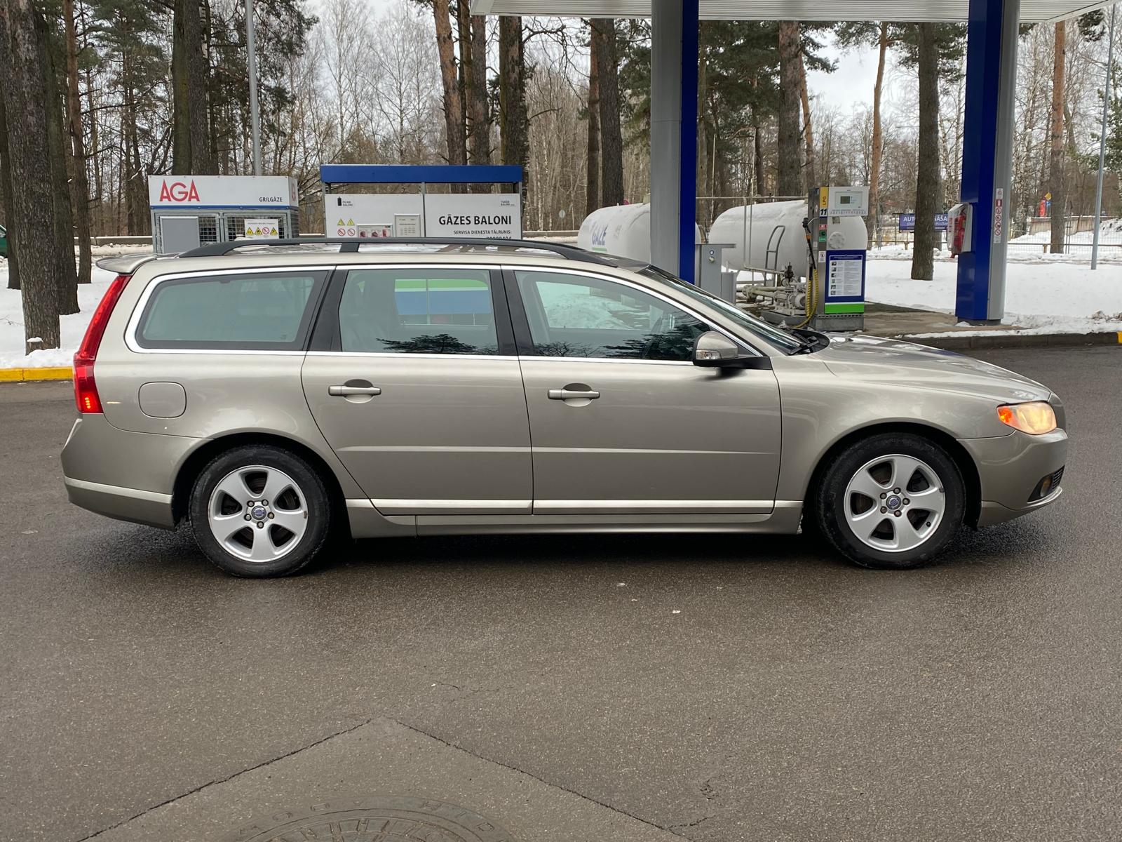 VOLVO V70 SUMMUM