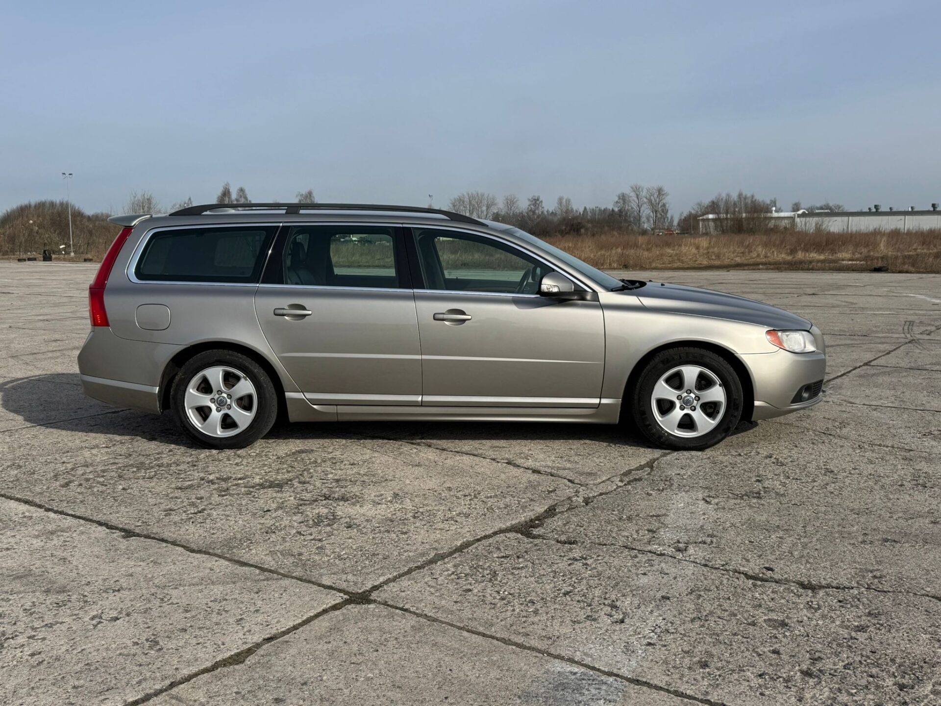 VOLVO V70 SUMMUM