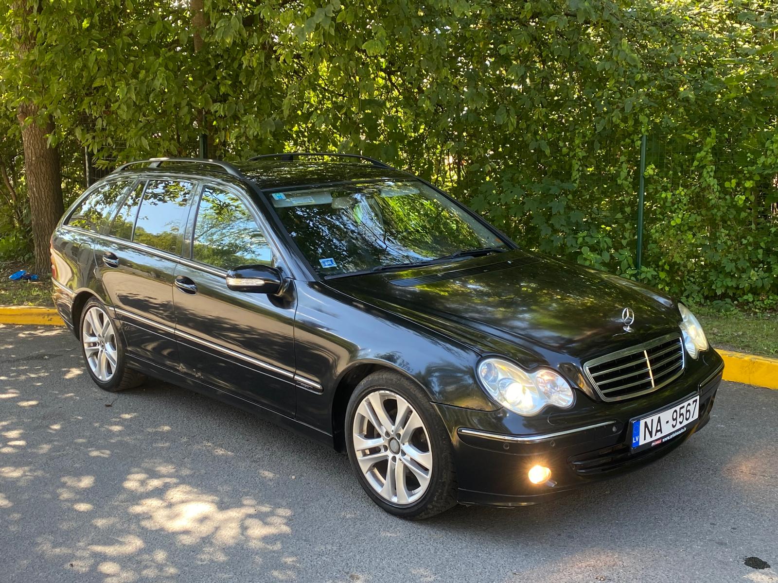 MERCEDES BENZ C220 AVANTGARDE