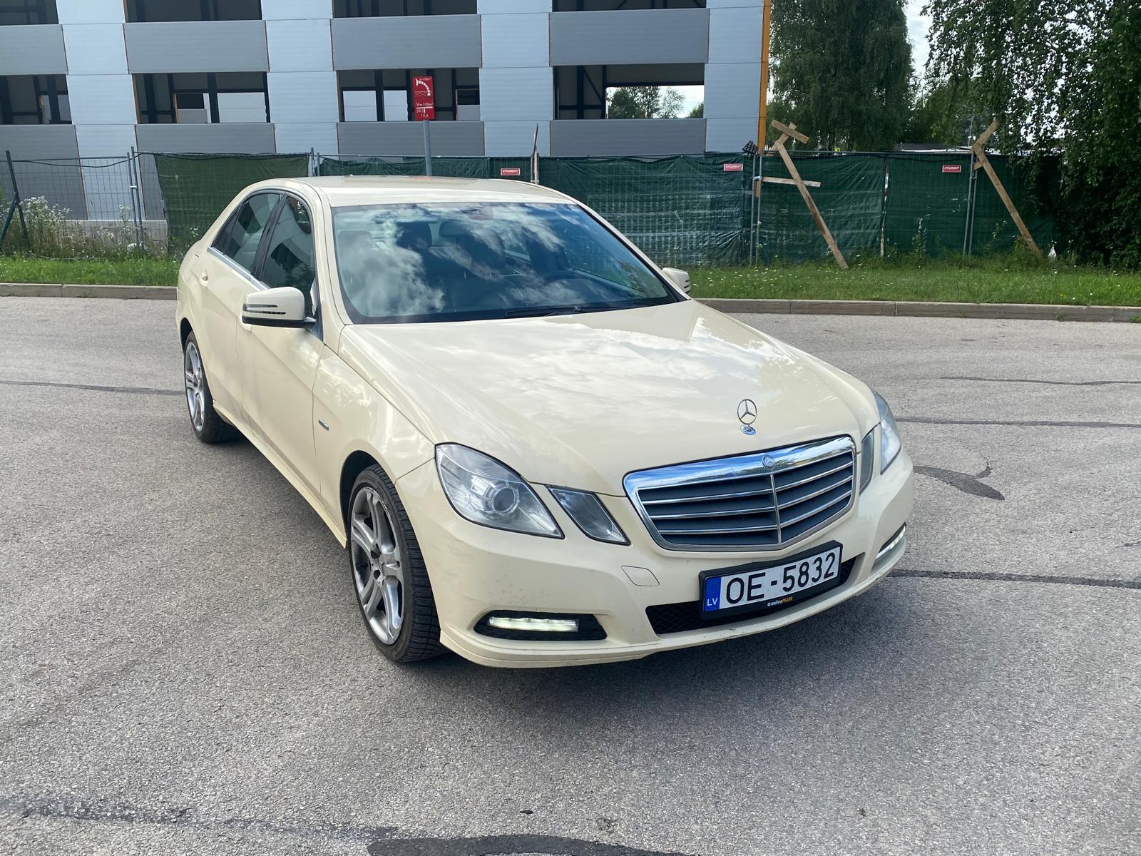 Mercedes Benz E200 blue efficiency