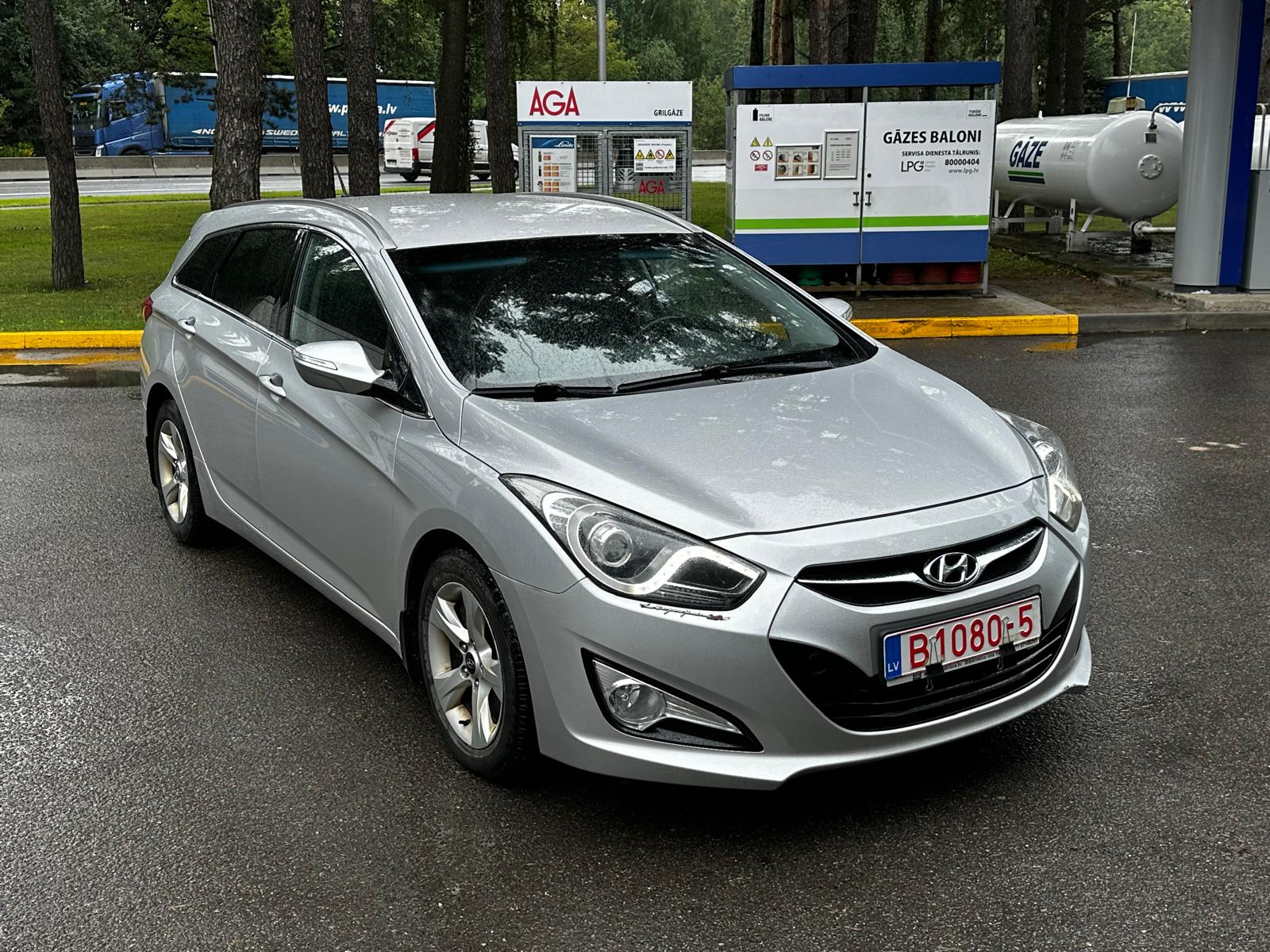 HYUNDAI i40