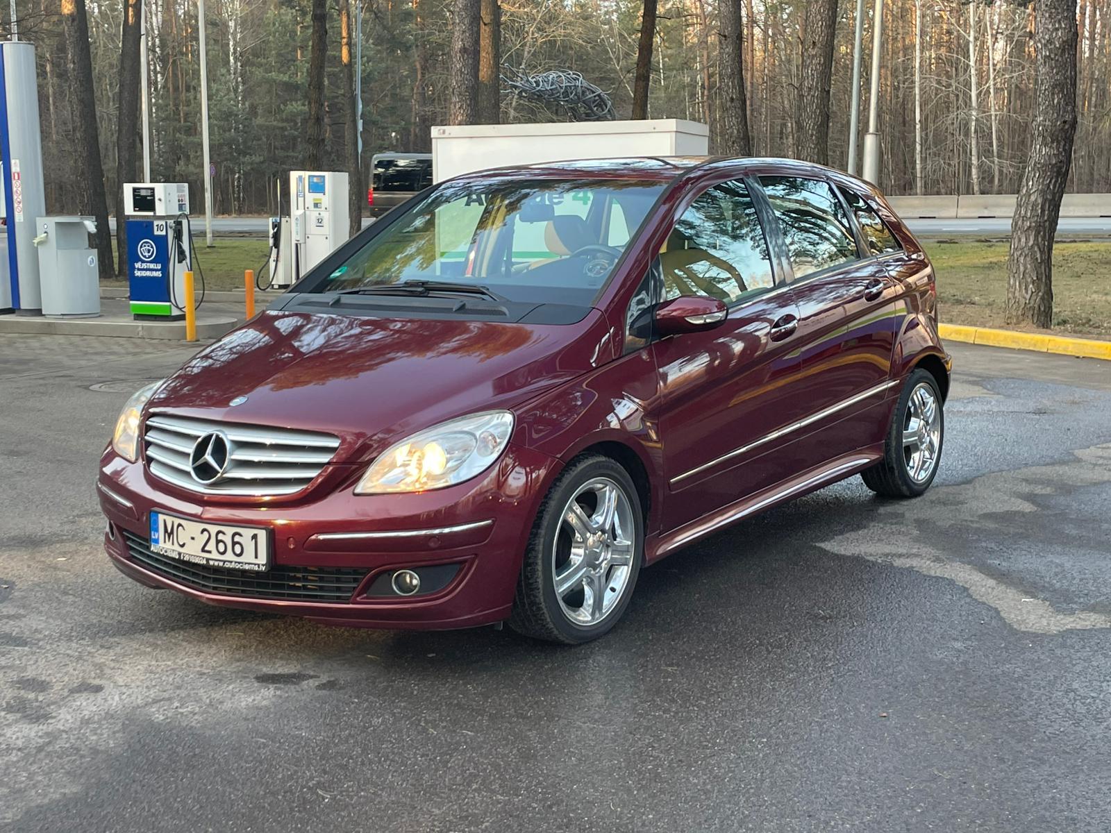 MERCEDES BENZ B 200