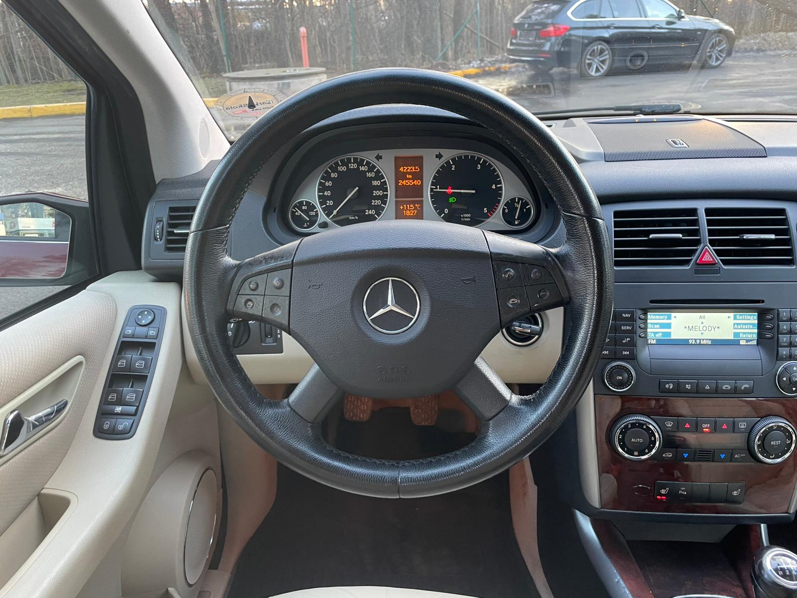 MERCEDES BENZ B 200