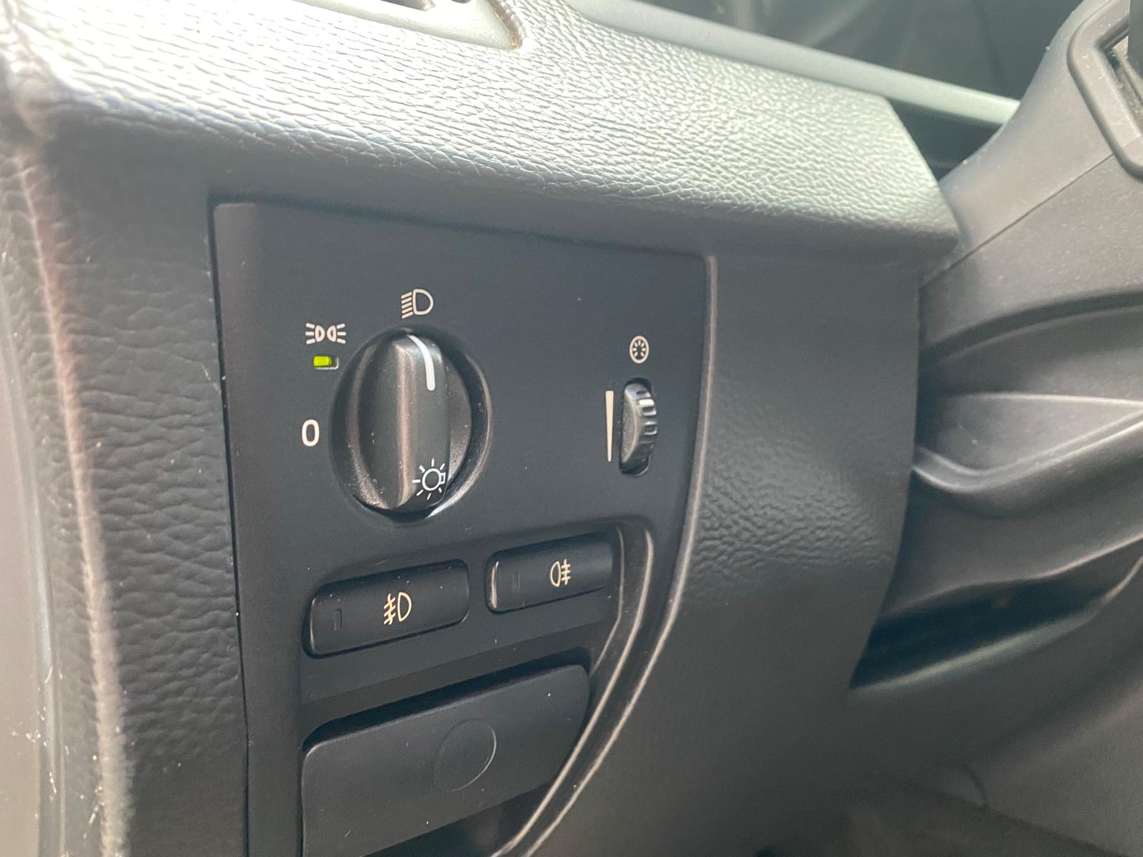 VOLVO XC90 7-VIETAS