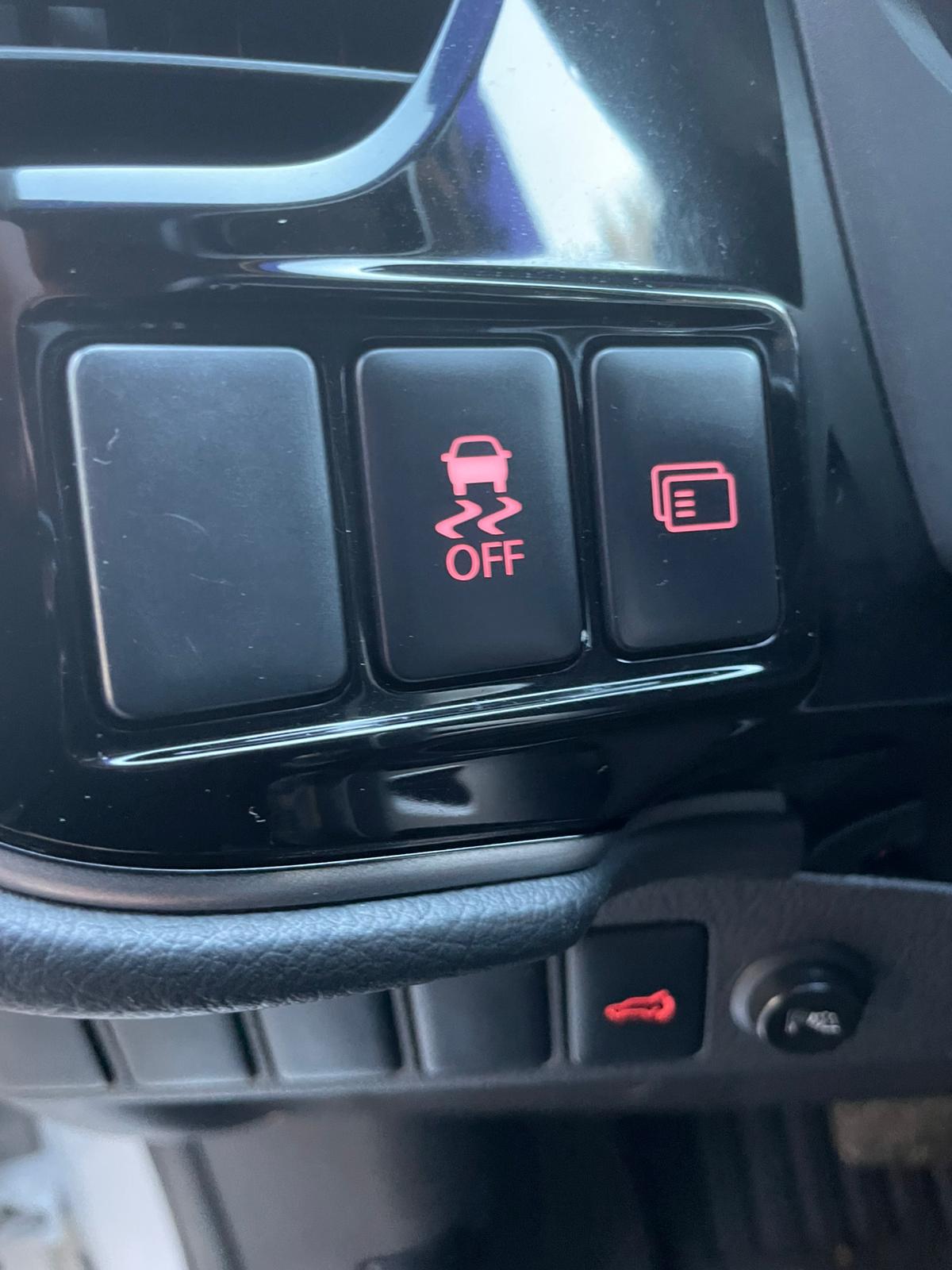 MITSUBISHI OUTLANDER 7-VIETAS 2013