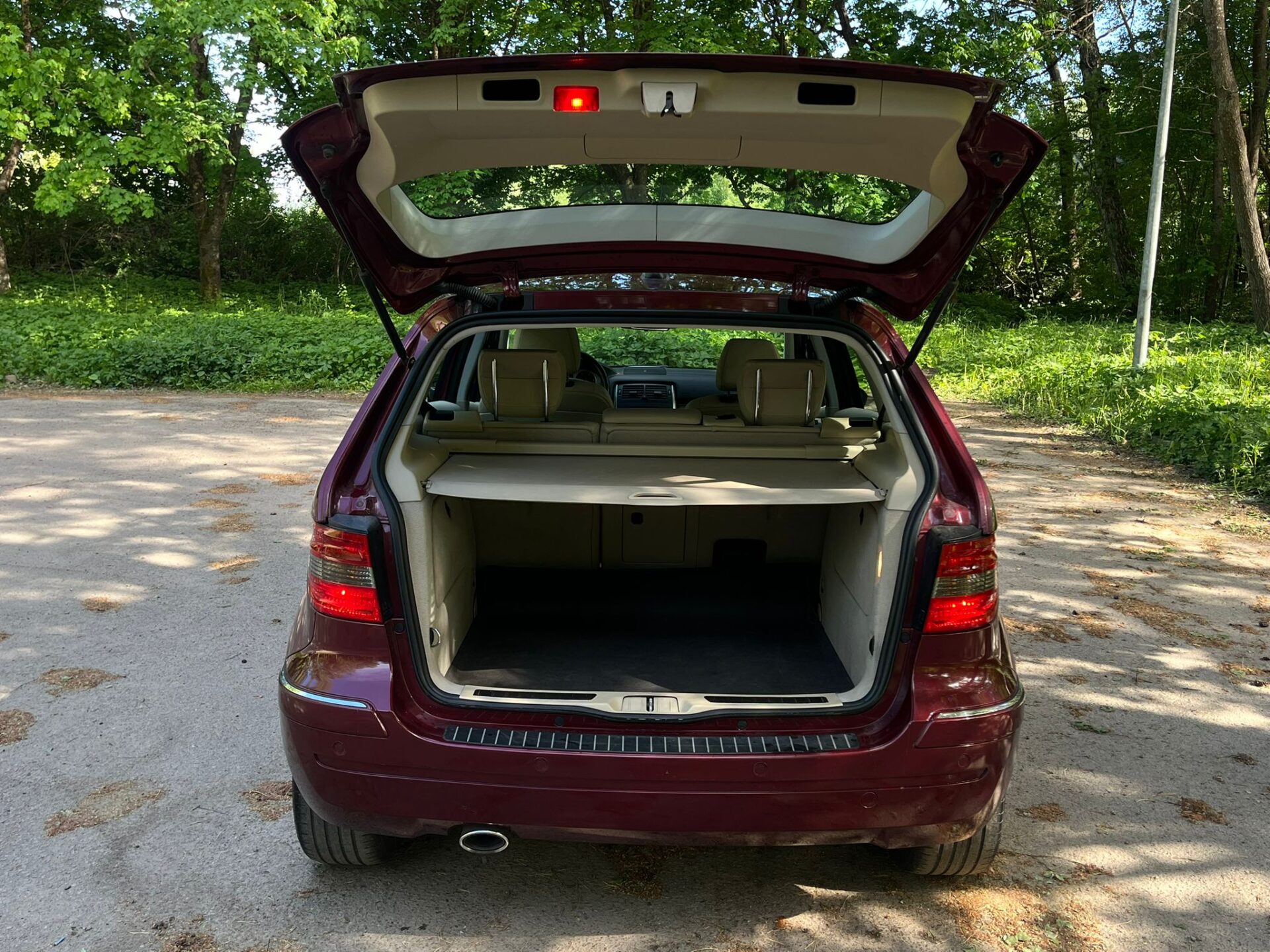 MERCEDES BENZ B 200