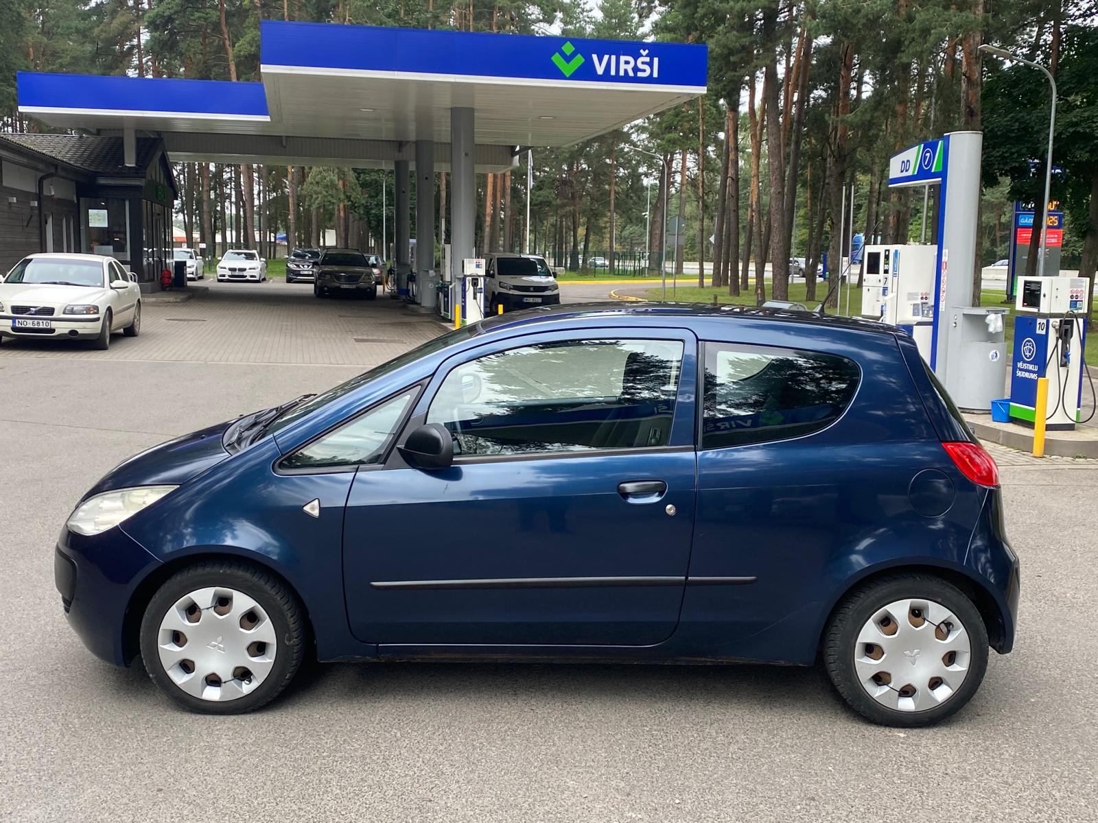 MITSUBISHI COLT