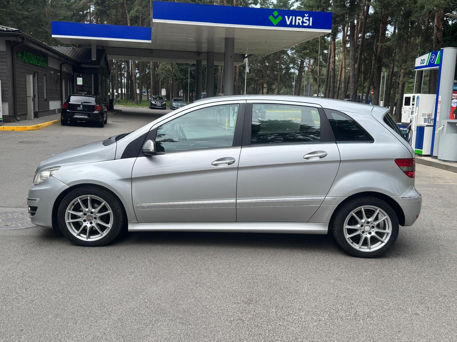 MERCEDES BENZ B 200