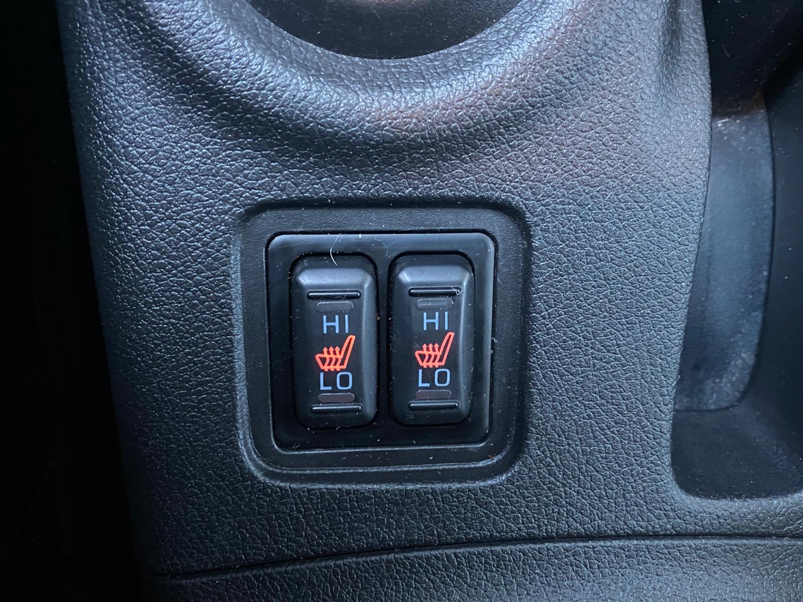 MITSUBISHI OUTLANDER 7-VIETAS 2013