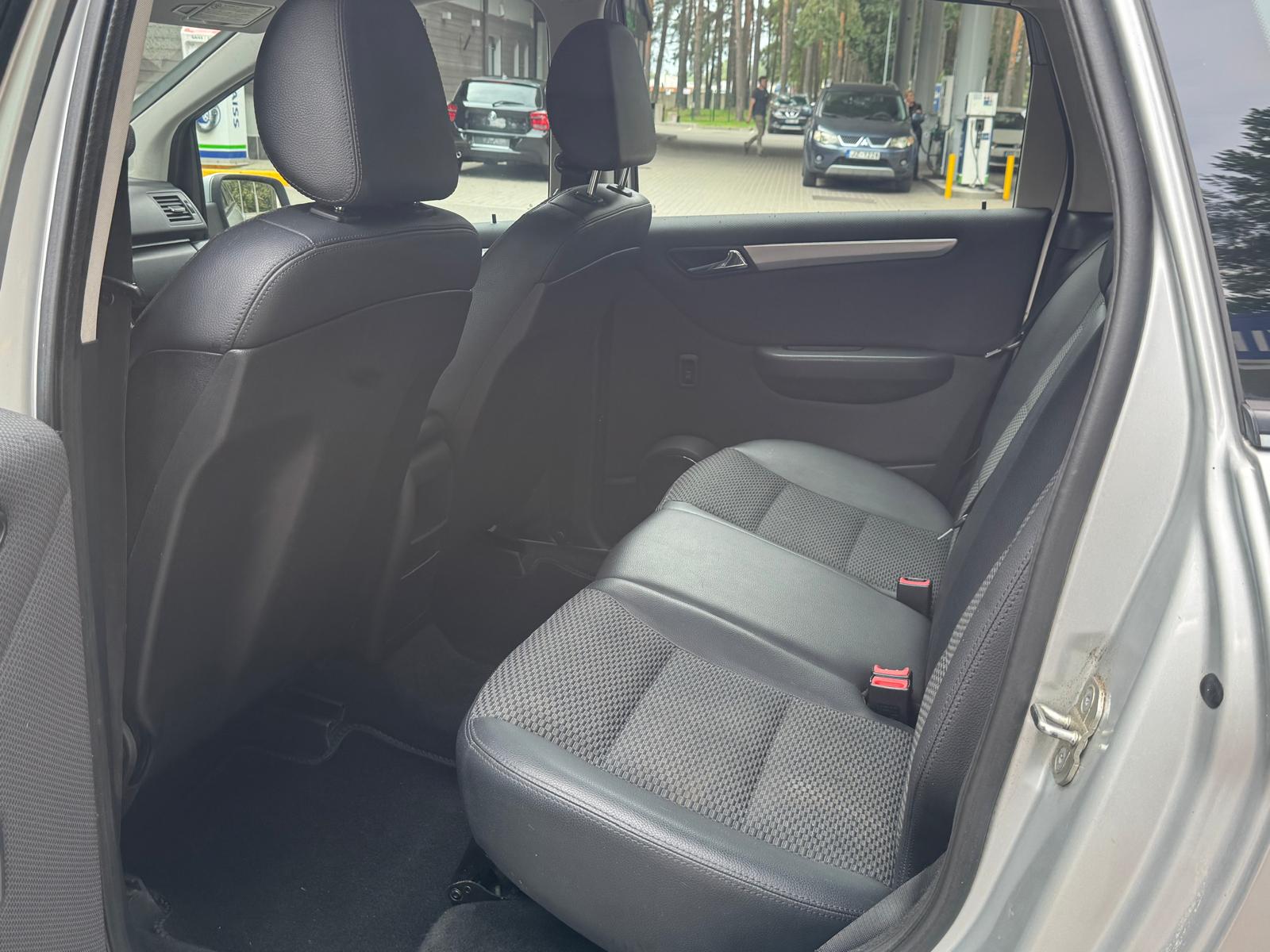 MERCEDES BENZ B 200