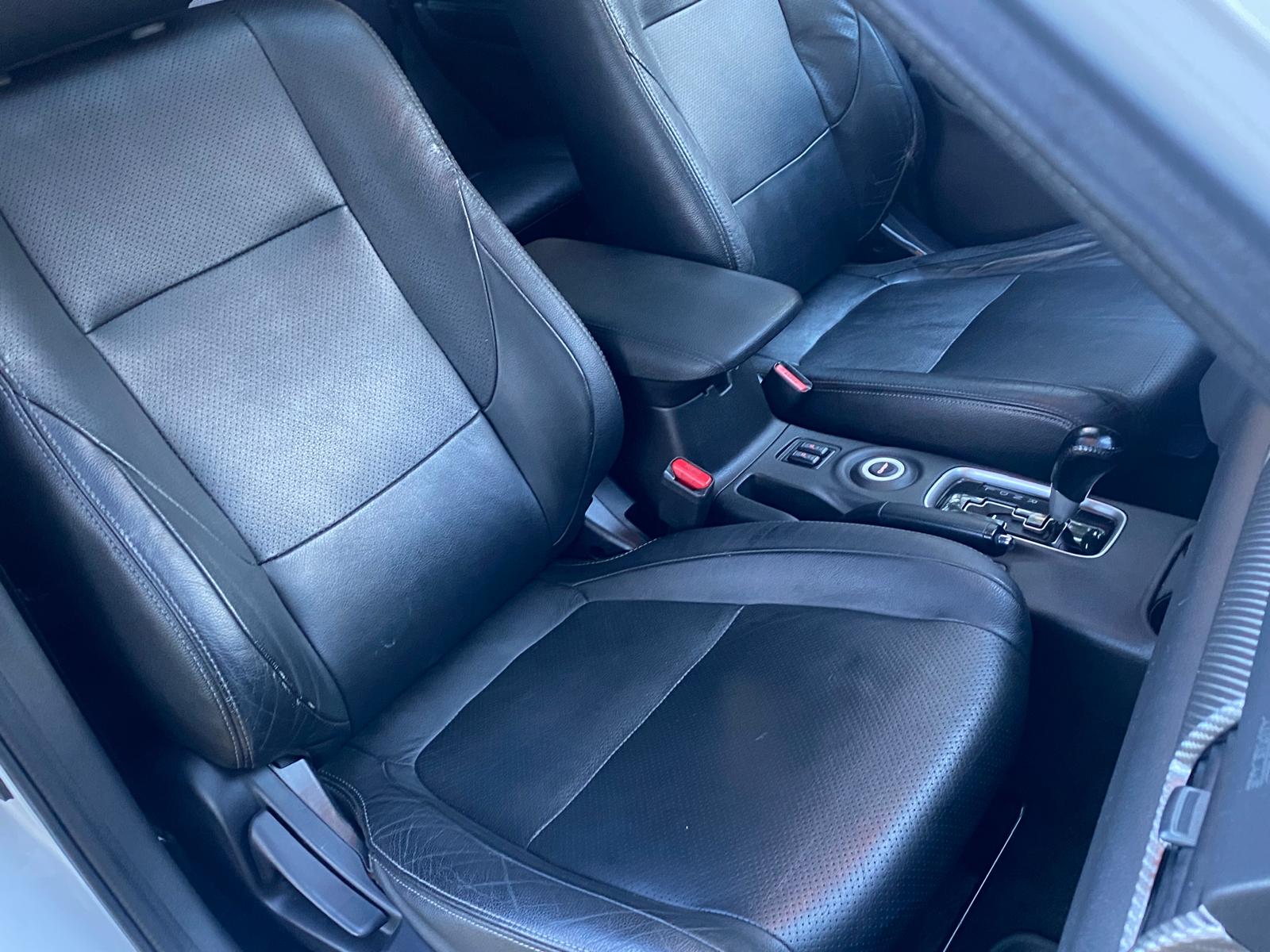 MITSUBISHI OUTLANDER 7-VIETAS 2013