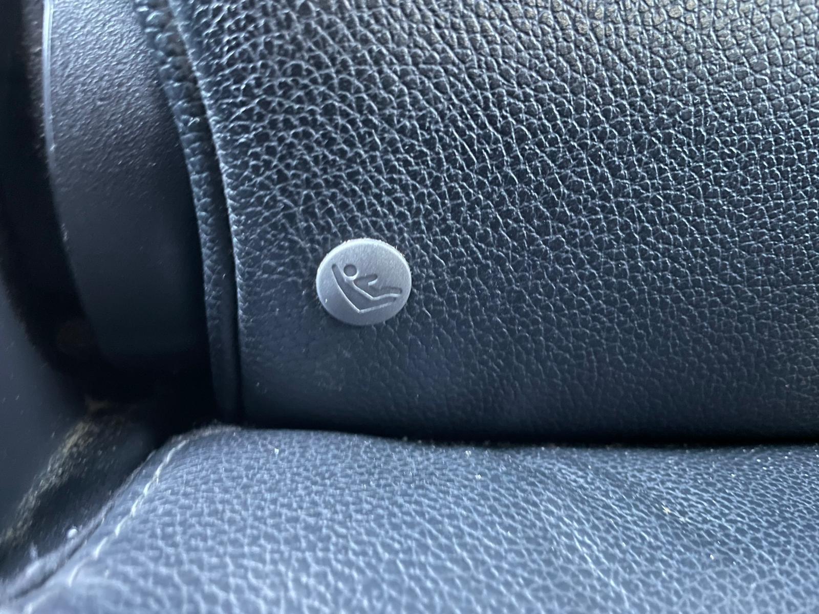 MITSUBISHI OUTLANDER 7-VIETAS 2013