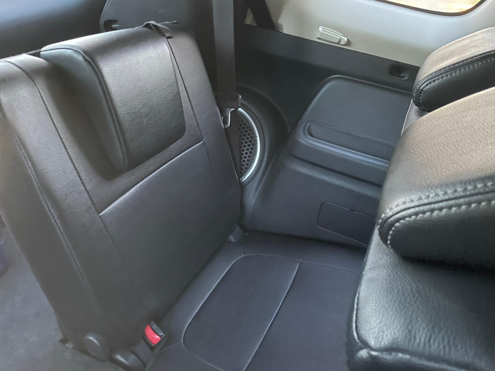 MITSUBISHI OUTLANDER 7-VIETAS 2013