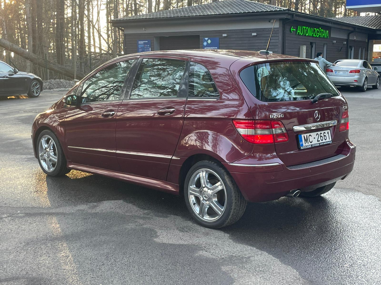 MERCEDES BENZ B 200