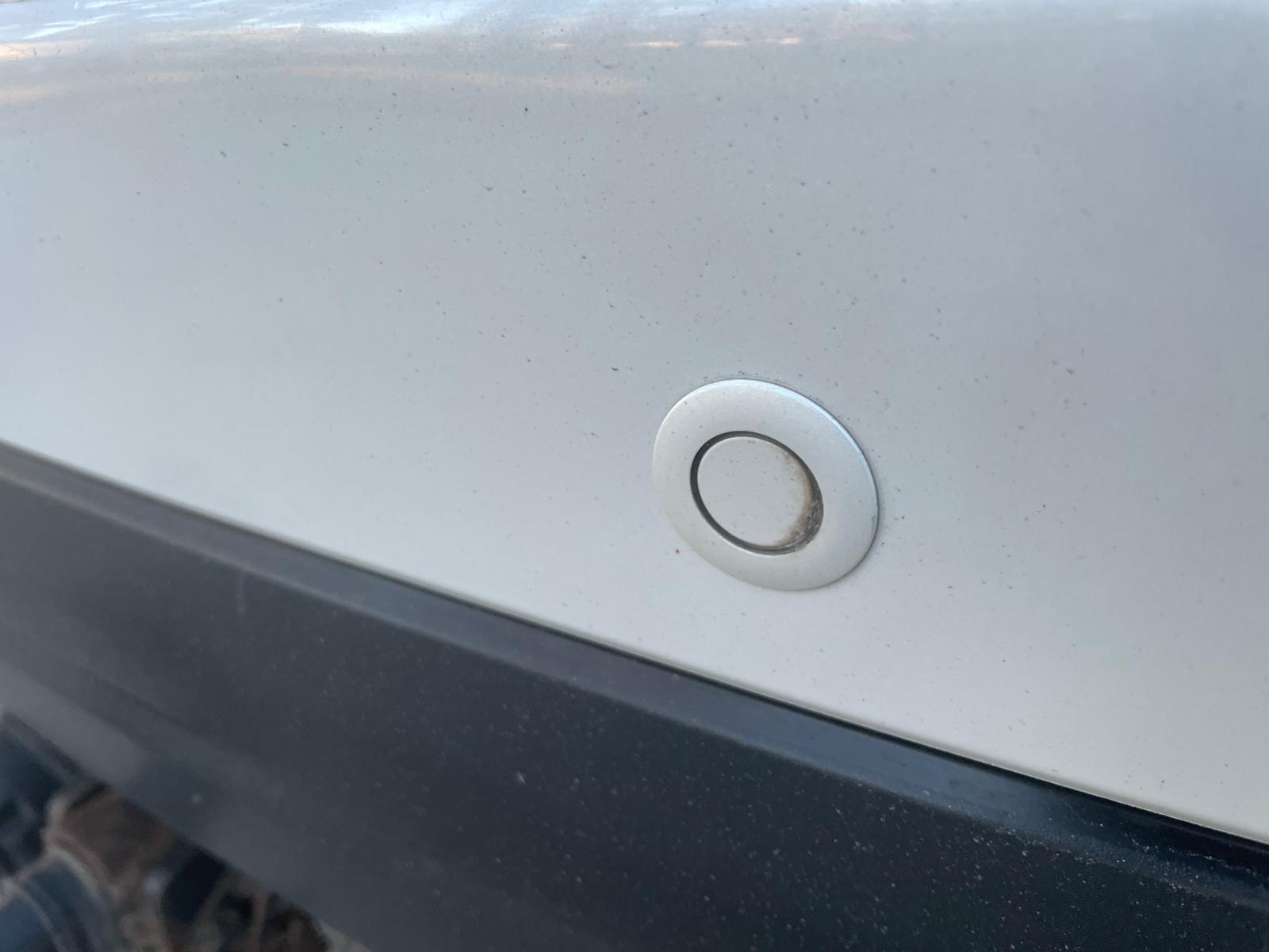 MITSUBISHI OUTLANDER 7-VIETAS 2013