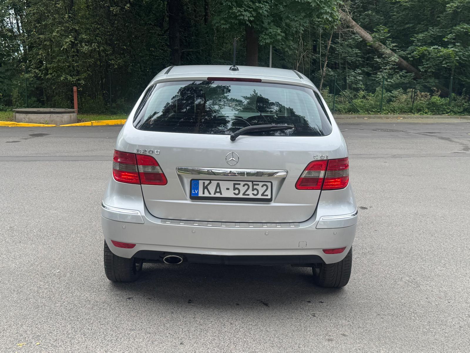 MERCEDES BENZ B 200
