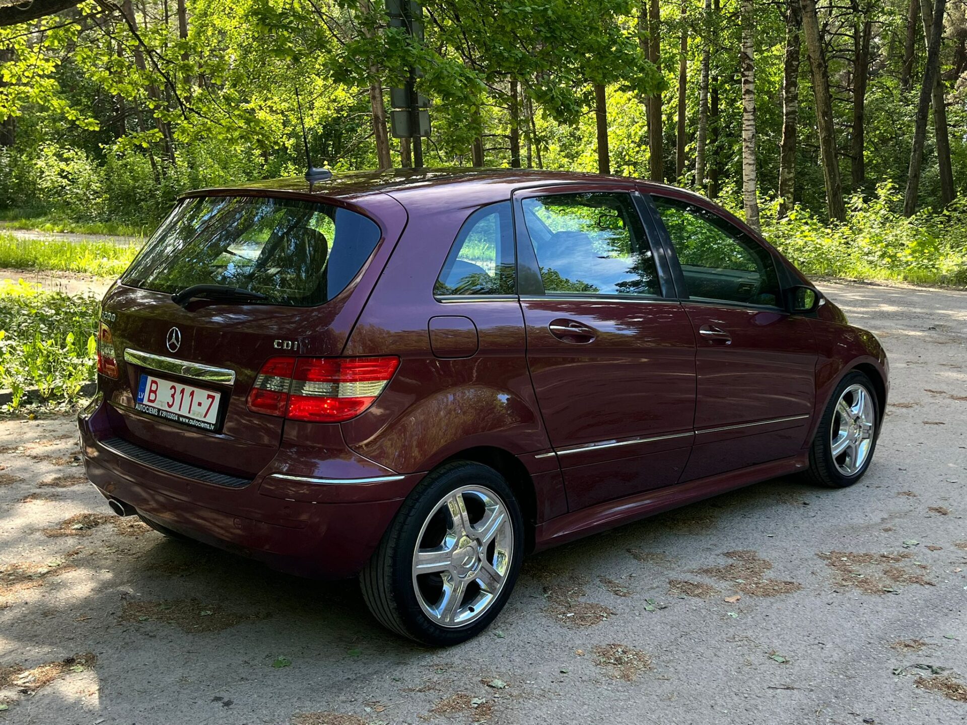 MERCEDES BENZ B 200