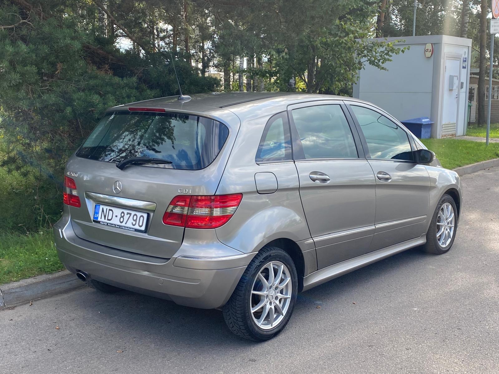 MERCEDES BENZ B 200