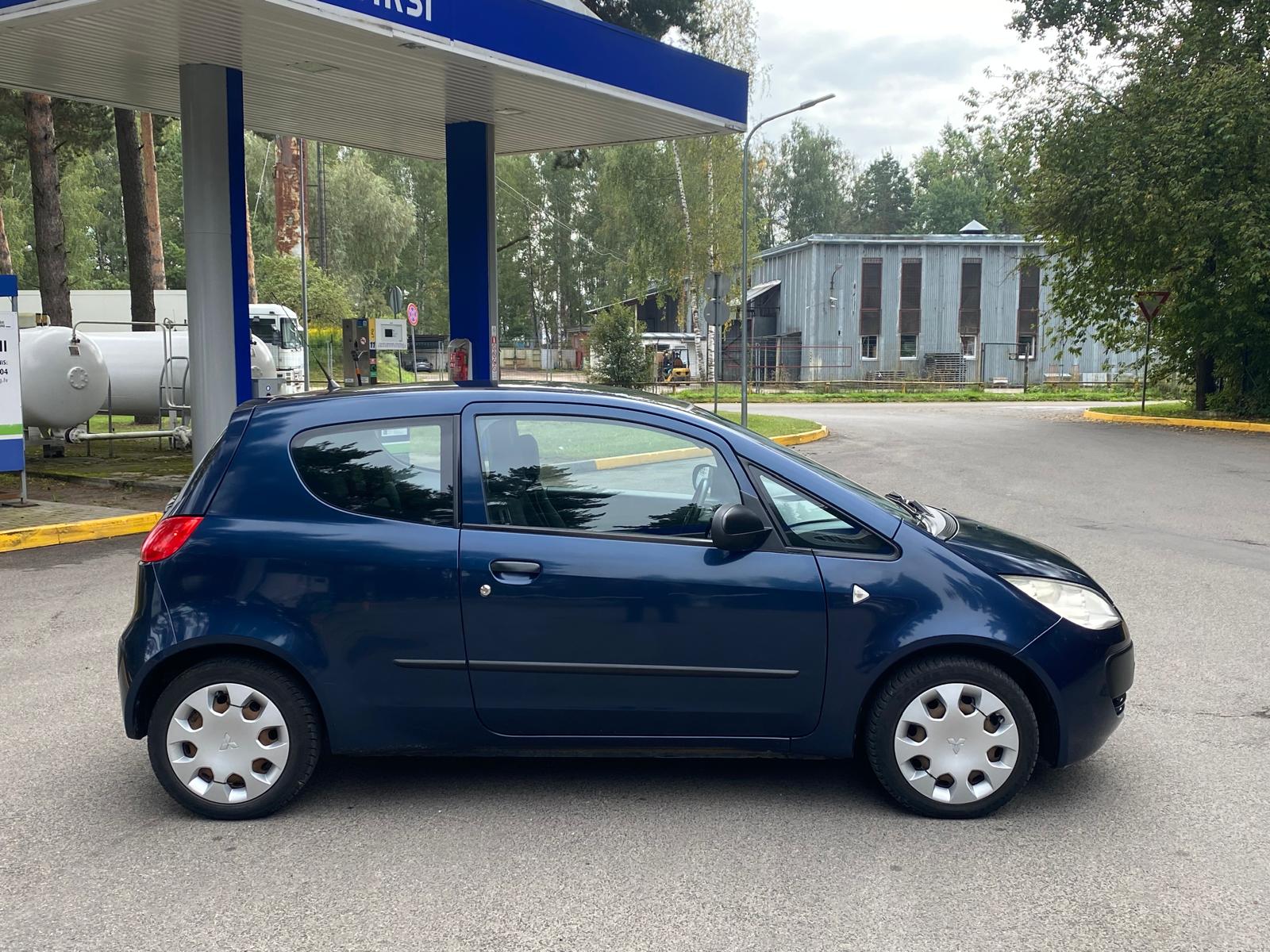 MITSUBISHI COLT